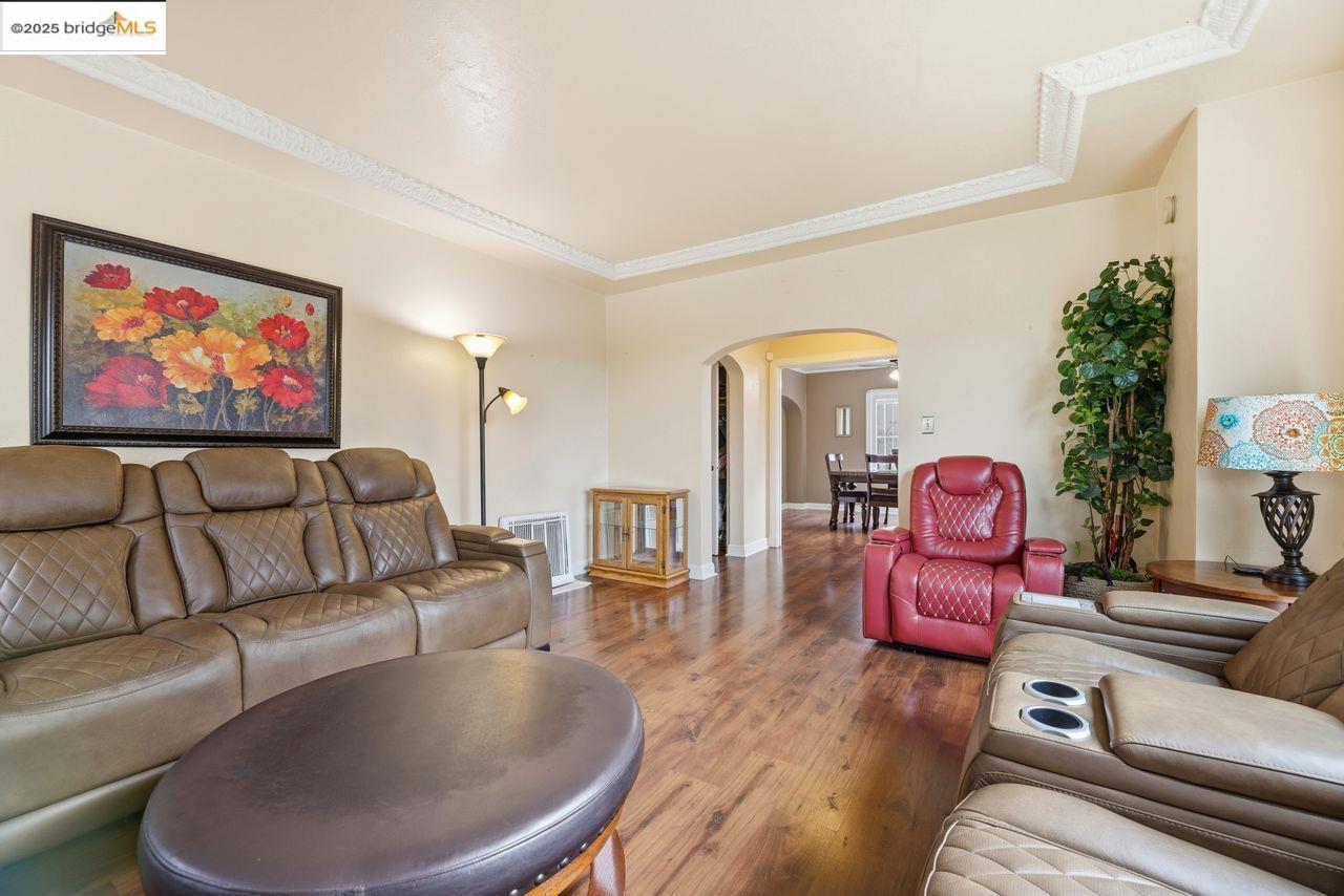 Oakland, California, 94619, United States, 4 Bedrooms Bedrooms, ,1 BathroomBathrooms,Residential,For Sale,1993166