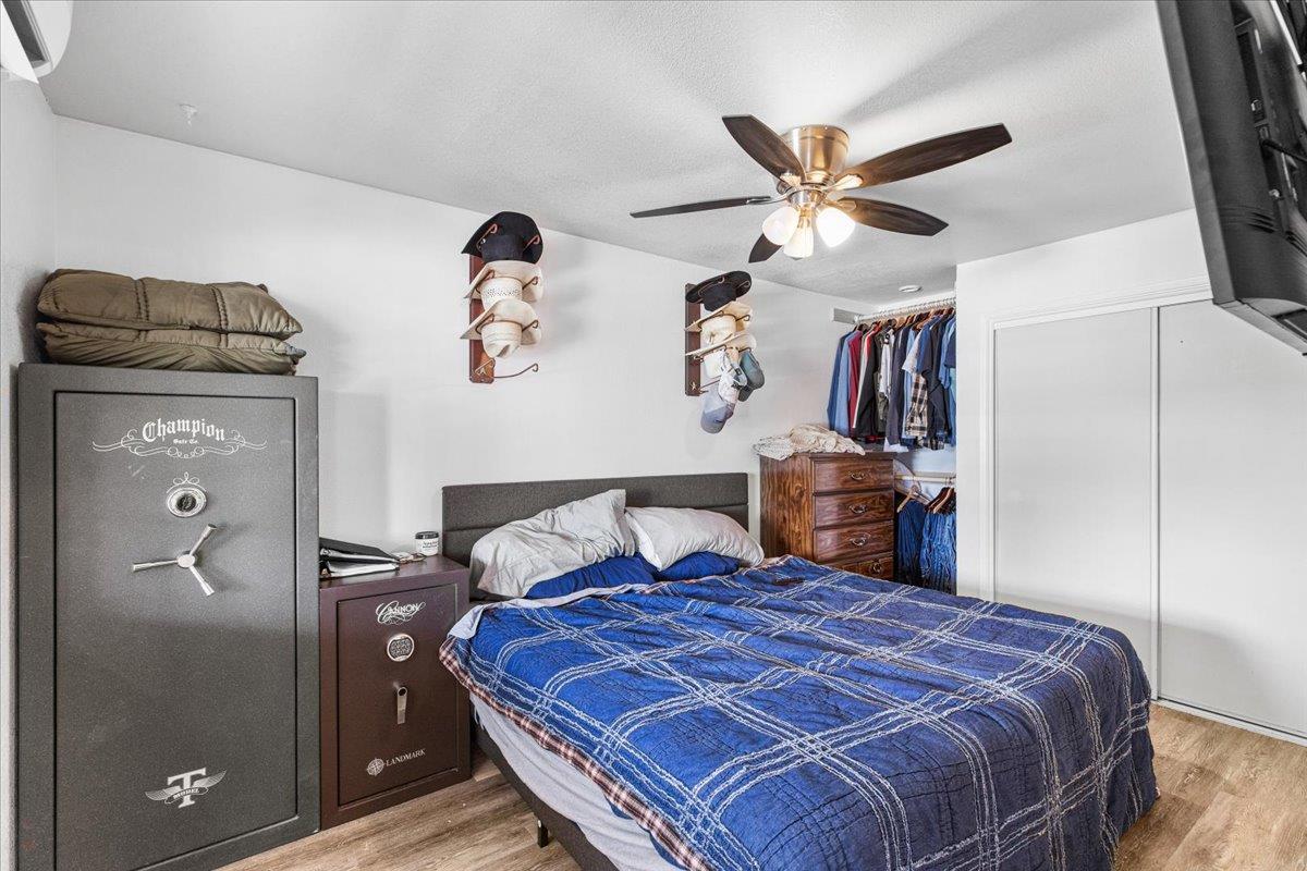 Escalon, California, 95320, United States, 6 Bedrooms Bedrooms, ,3 BathroomsBathrooms,Residential,For Sale,1977867