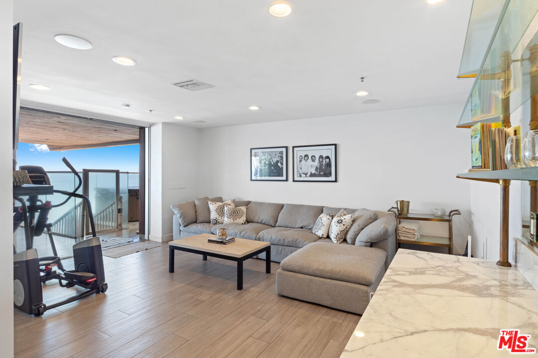 Malibu, California, 90265, United States, 3 Bedrooms Bedrooms, ,4 BathroomsBathrooms,Residential,For Sale,1722107
