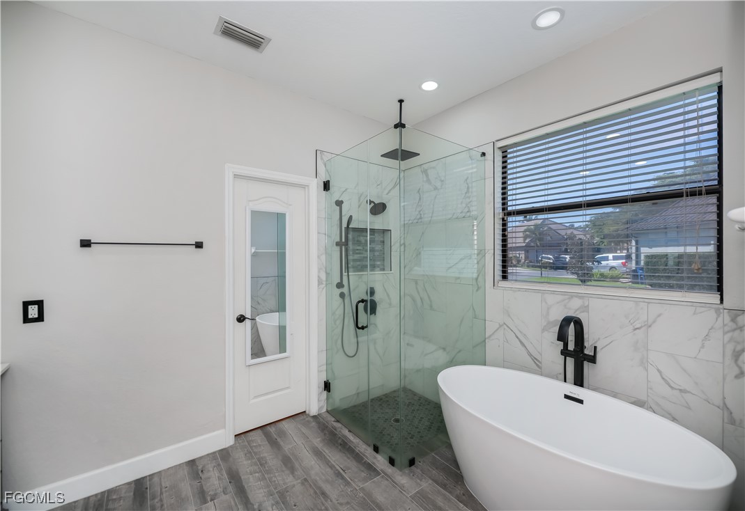 Fort Myers, Florida, 33913, United States, 4 Bedrooms Bedrooms, ,3 BathroomsBathrooms,Residential,For Sale,2006345