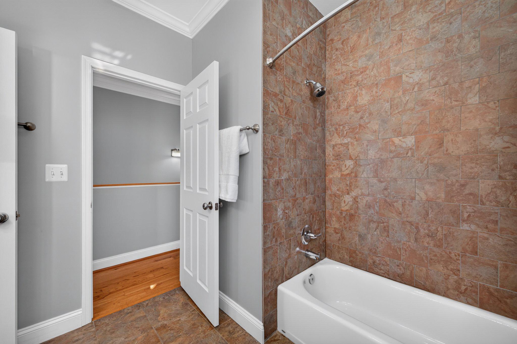  17 E Reed Avenue, Alexandria, VA, 22305 - 物件實景