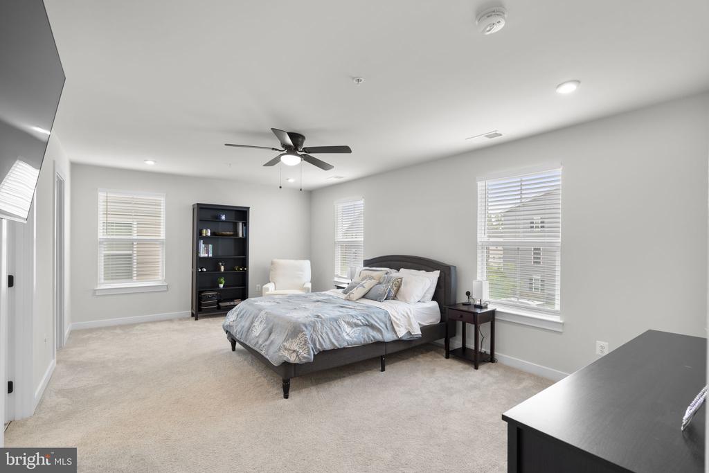 Frederick, Maryland, 21702, United States, 4 Bedrooms Bedrooms, ,4 BathroomsBathrooms,Residential,For Sale,2048638