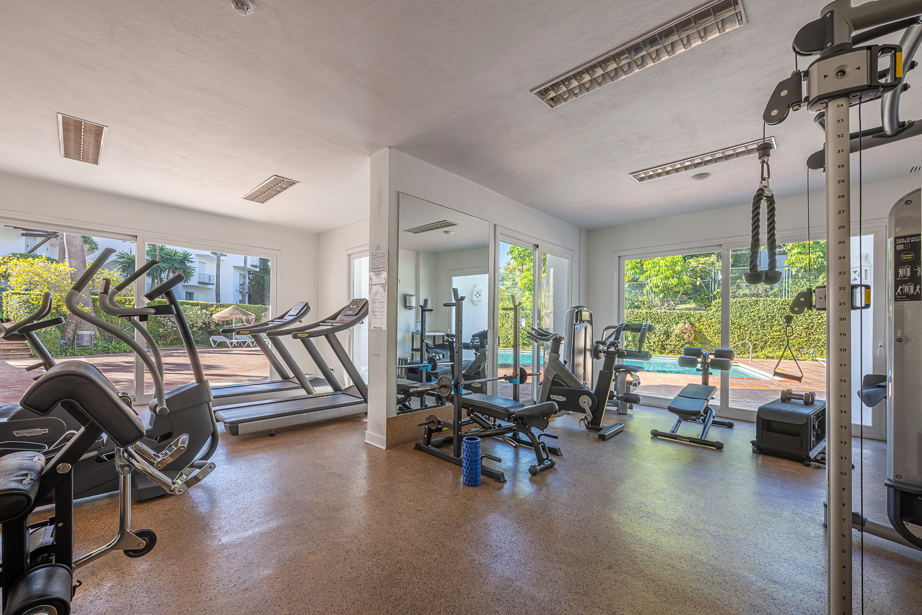  Beachfront residence within walking distance of Estepona - 物件實景