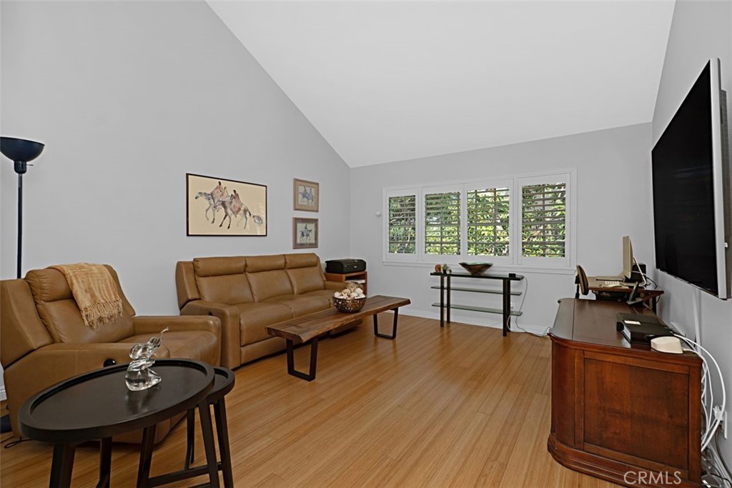 Long Beach, California, 90803, United States, 2 Bedrooms Bedrooms, ,3 BathroomsBathrooms,Residential,For Sale,1917947