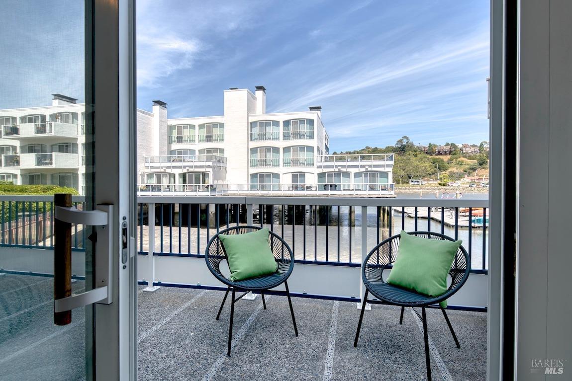Mill Valley, California, 94941, United States, 2 Bedrooms Bedrooms, ,2 BathroomsBathrooms,Residential,For Sale,1926308