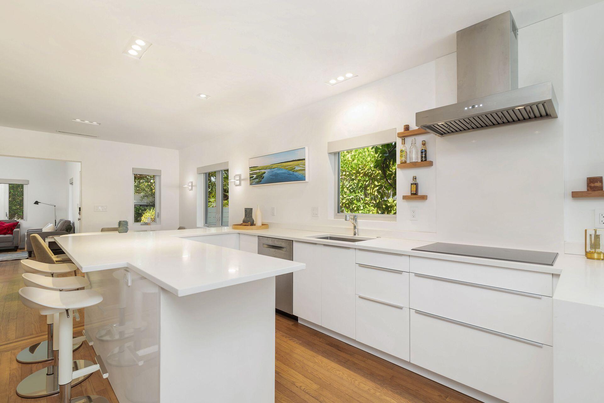 West Palm Beach, Florida, 33401, United States, 2 Bedrooms Bedrooms, ,3 BathroomsBathrooms,Residential,For Sale,2001645