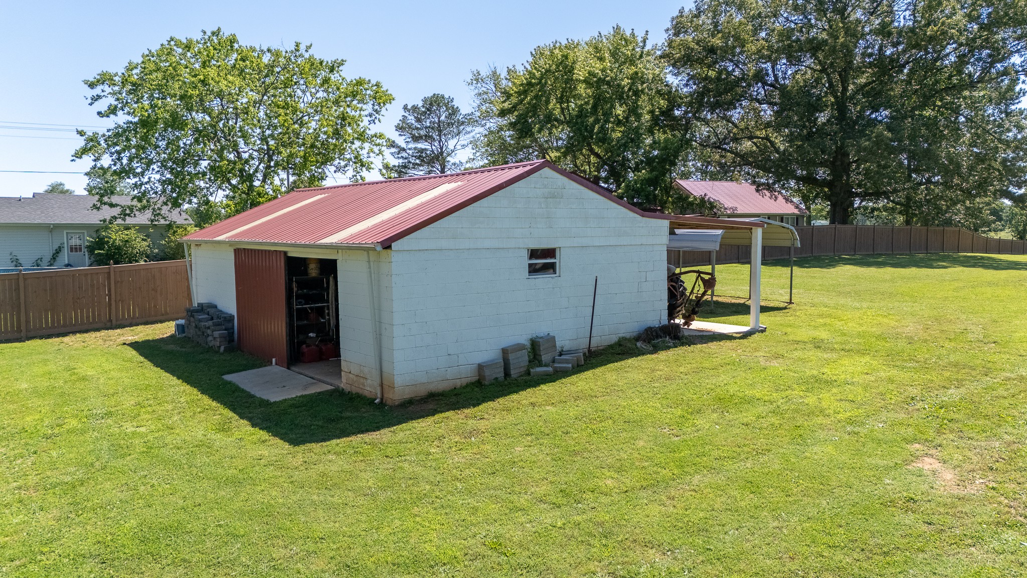 Lawrenceburg, Tennessee, 38464, United States, 3 Bedrooms Bedrooms, ,2 BathroomsBathrooms,Residential,For Sale,1828179