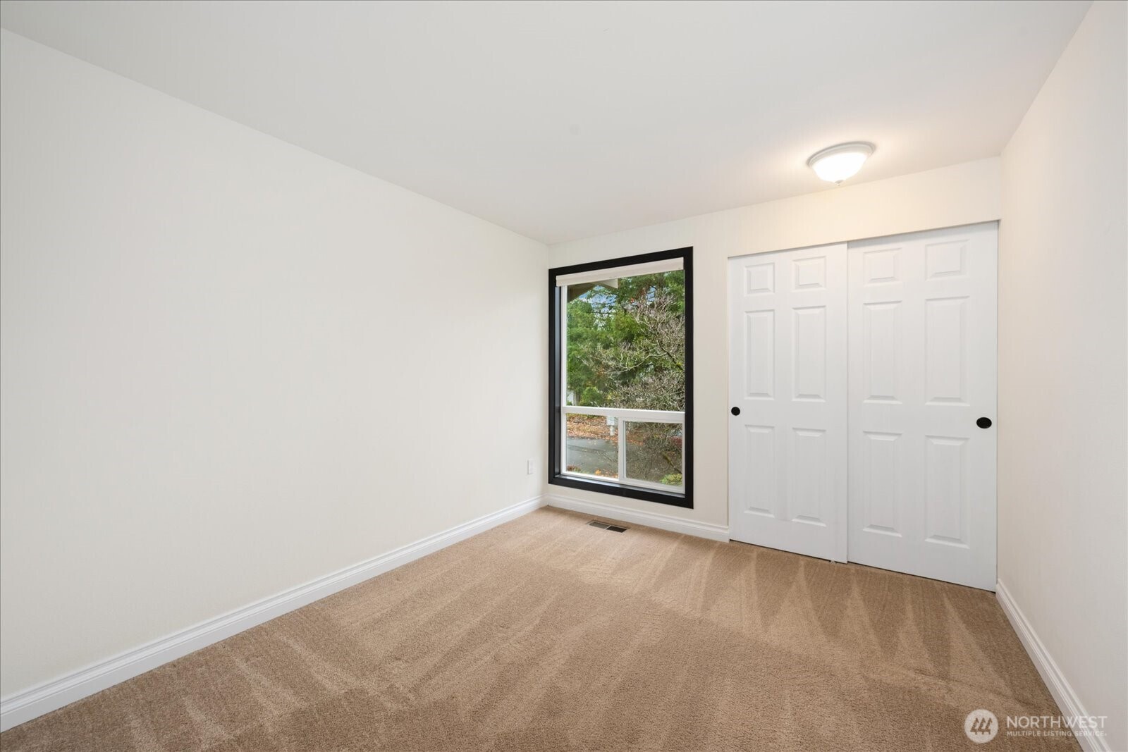 Renton, Washington, 98059, United States, 4 Bedrooms Bedrooms, ,1 BathroomBathrooms,Residential,For Sale,1989503