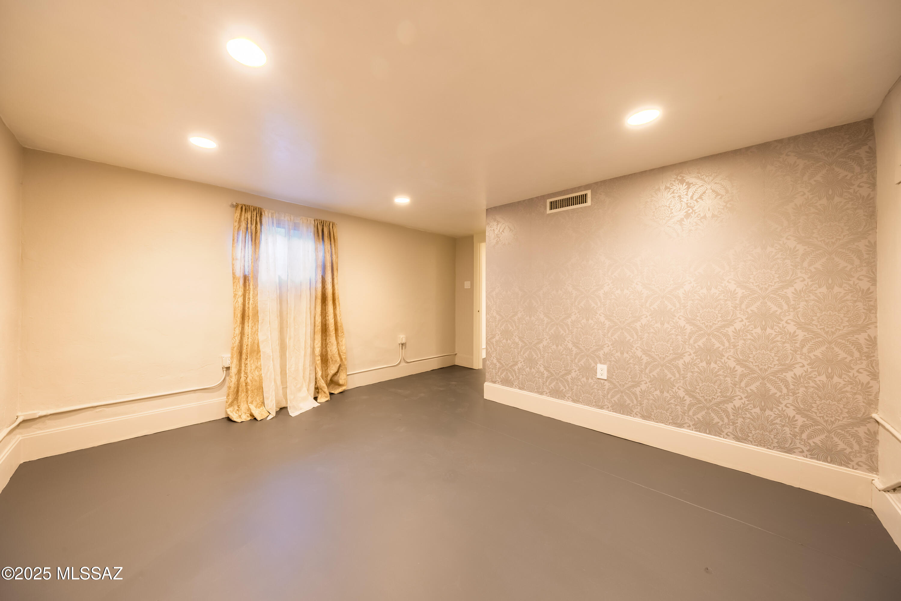 Tucson, Arizona, 85719, United States, 4 Bedrooms Bedrooms, ,3 BathroomsBathrooms,Residential,For Sale,1826834