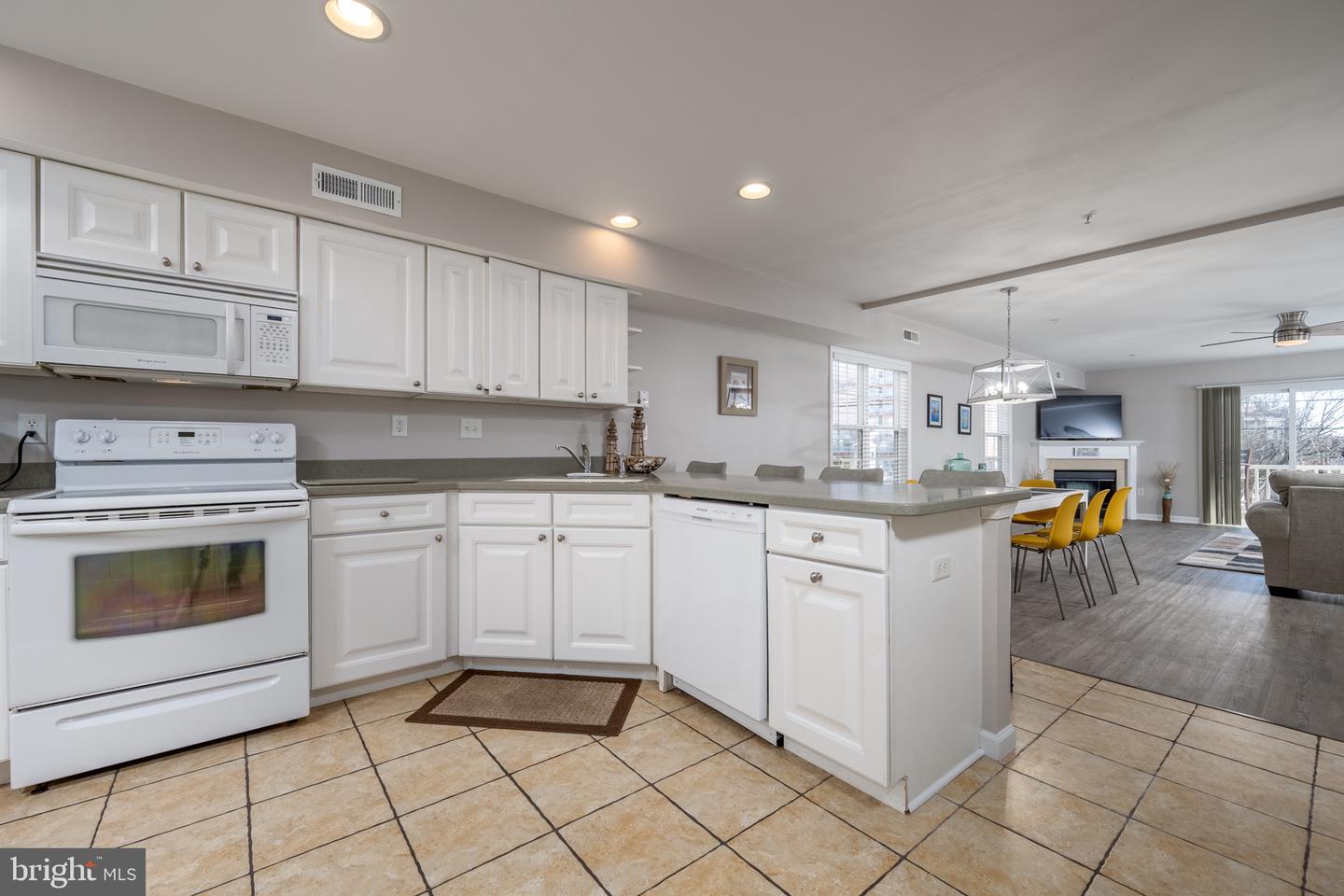 Ocean City, Maryland, 21842, United States, 3 Bedrooms Bedrooms, ,3 BathroomsBathrooms,Residential,For Sale,1744033