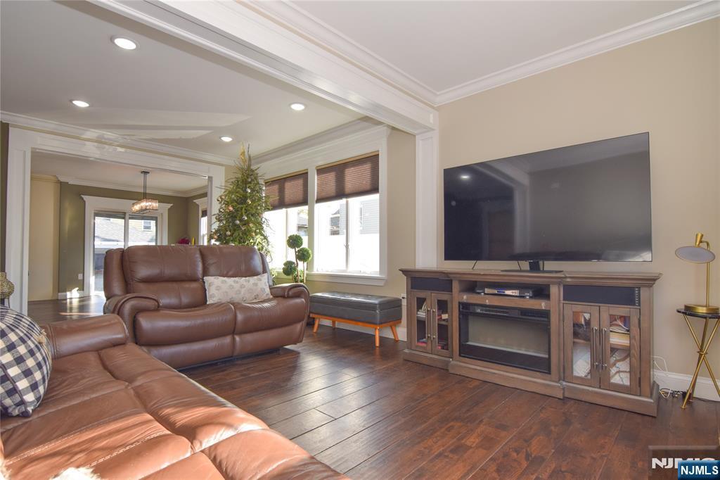 North Arlington, New Jersey, 07031, United States, 3 Bedrooms Bedrooms, ,4 BathroomsBathrooms,Residential,For Sale,1981700