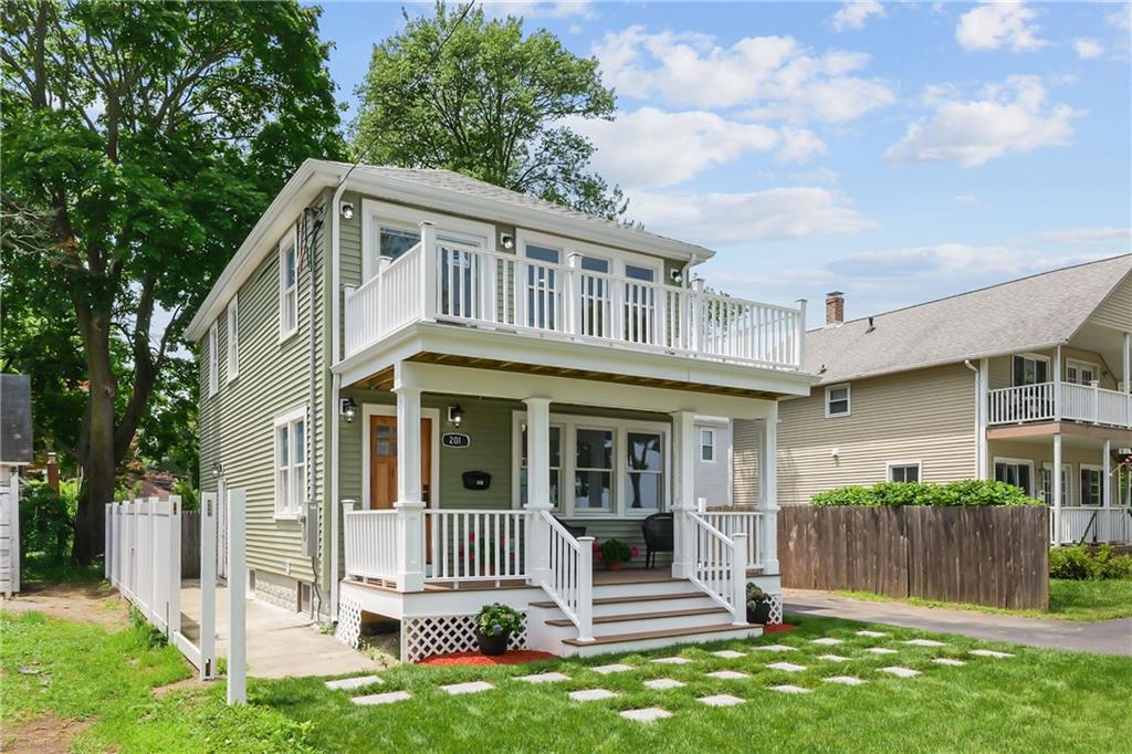 Warwick, Rhode Island, 02889, United States, 3 Bedrooms Bedrooms, ,2 BathroomsBathrooms,Residential,For Sale,1937520