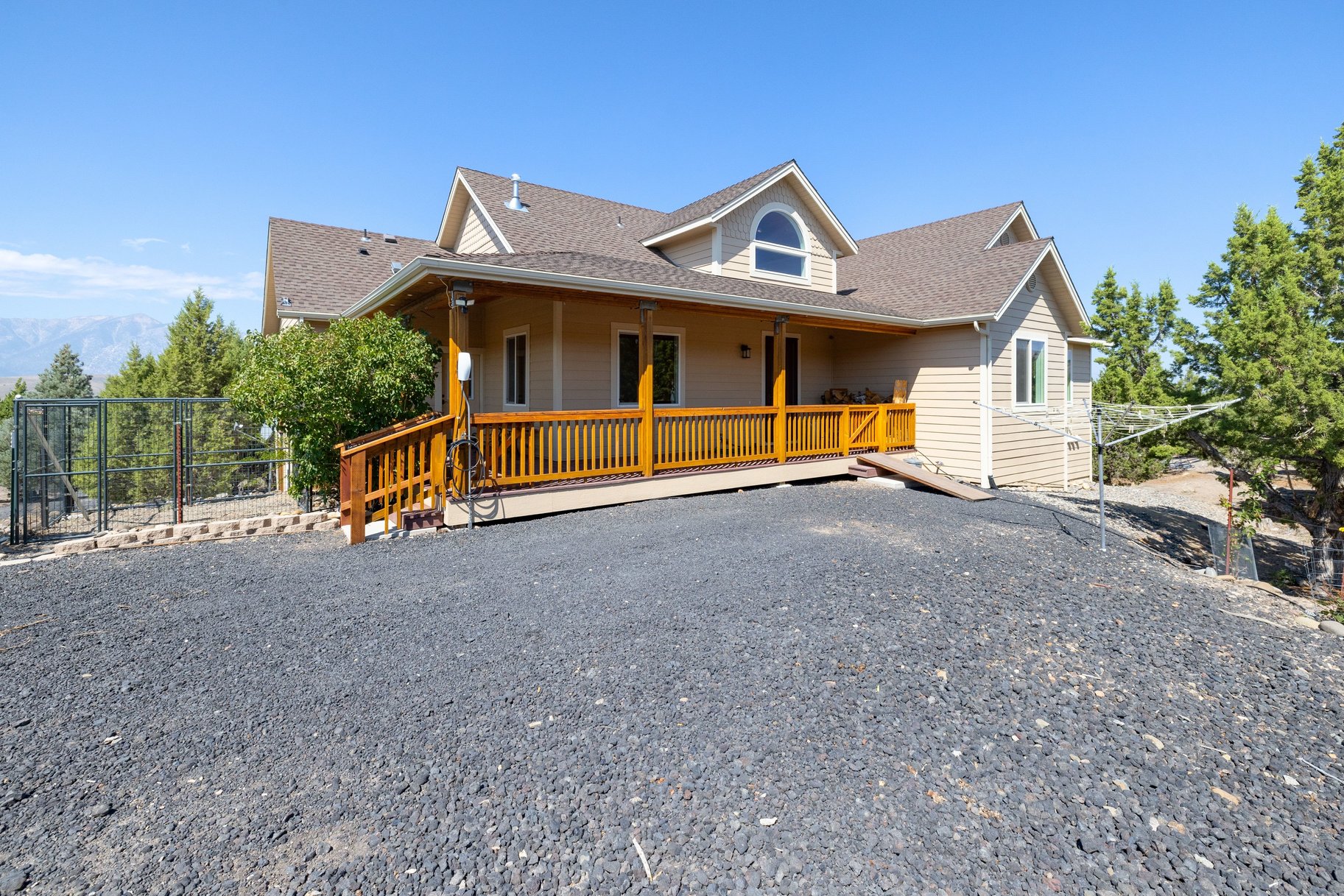  665 Rocking Horse Road - 物件實景