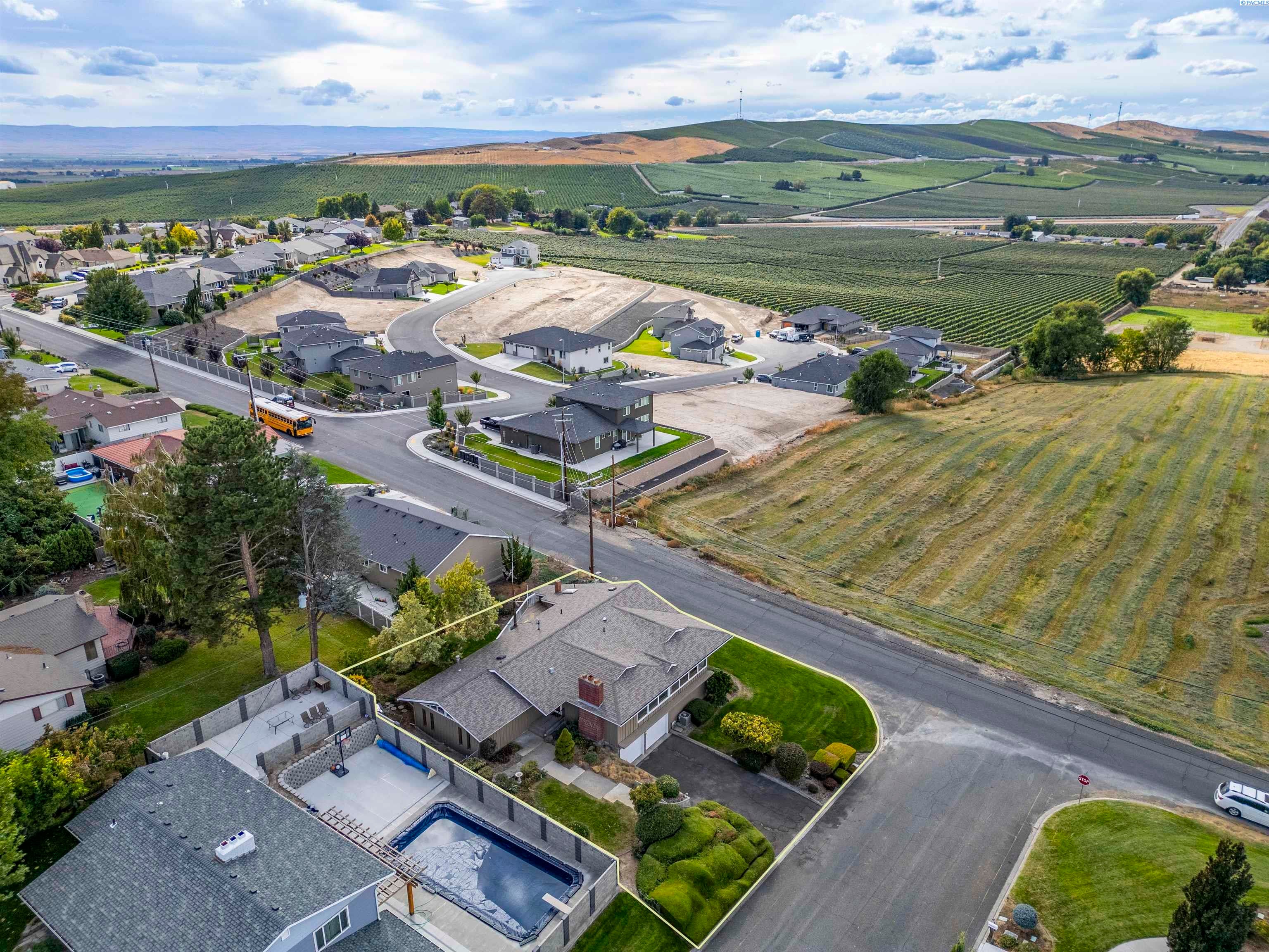 Sunnyside, Washington, 98944, United States, 3 Bedrooms Bedrooms, ,3 BathroomsBathrooms,Residential,For Sale,1973800