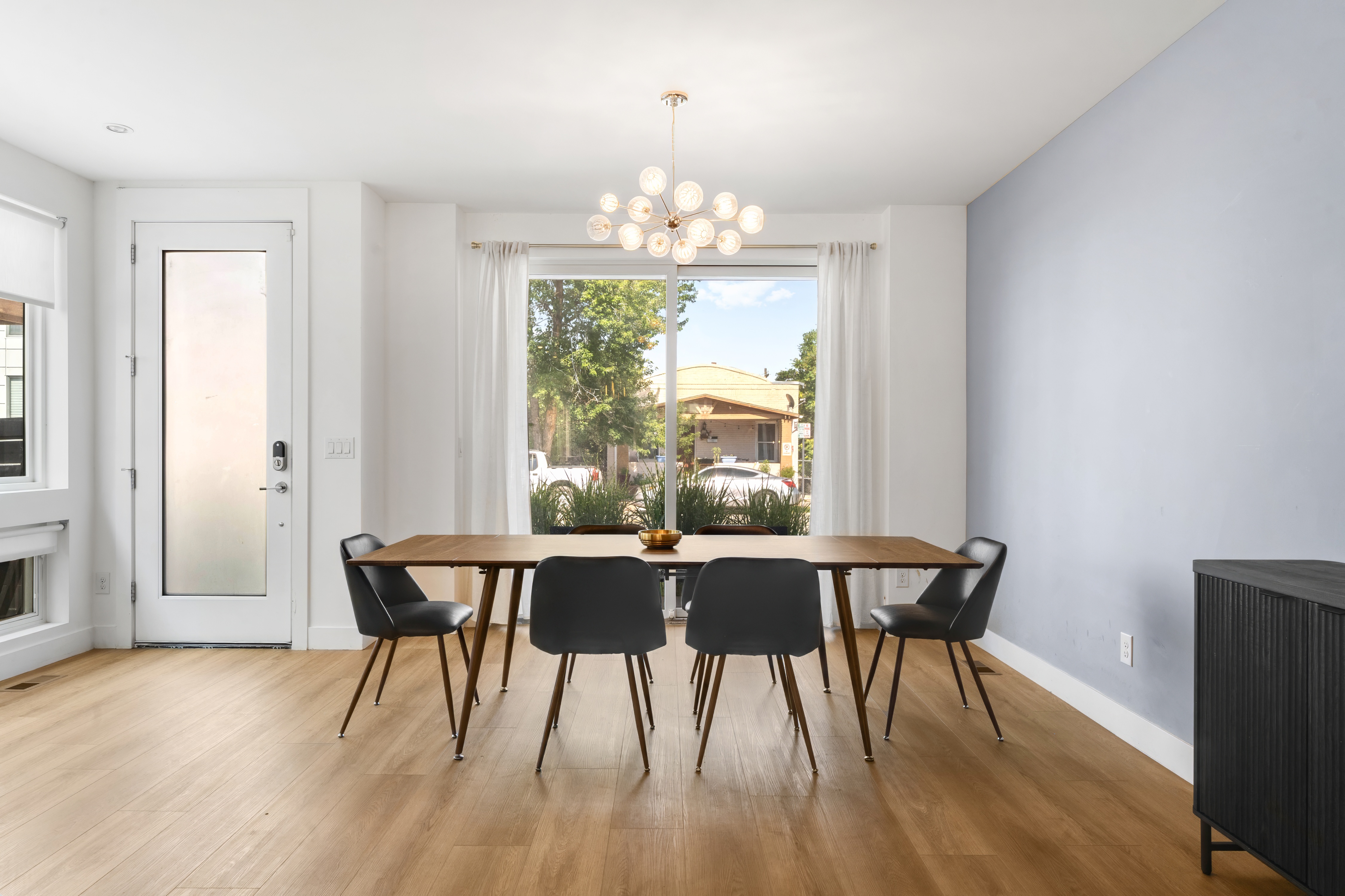  Seamlessly blends contemporary architecture & refined finishes - 物件實景