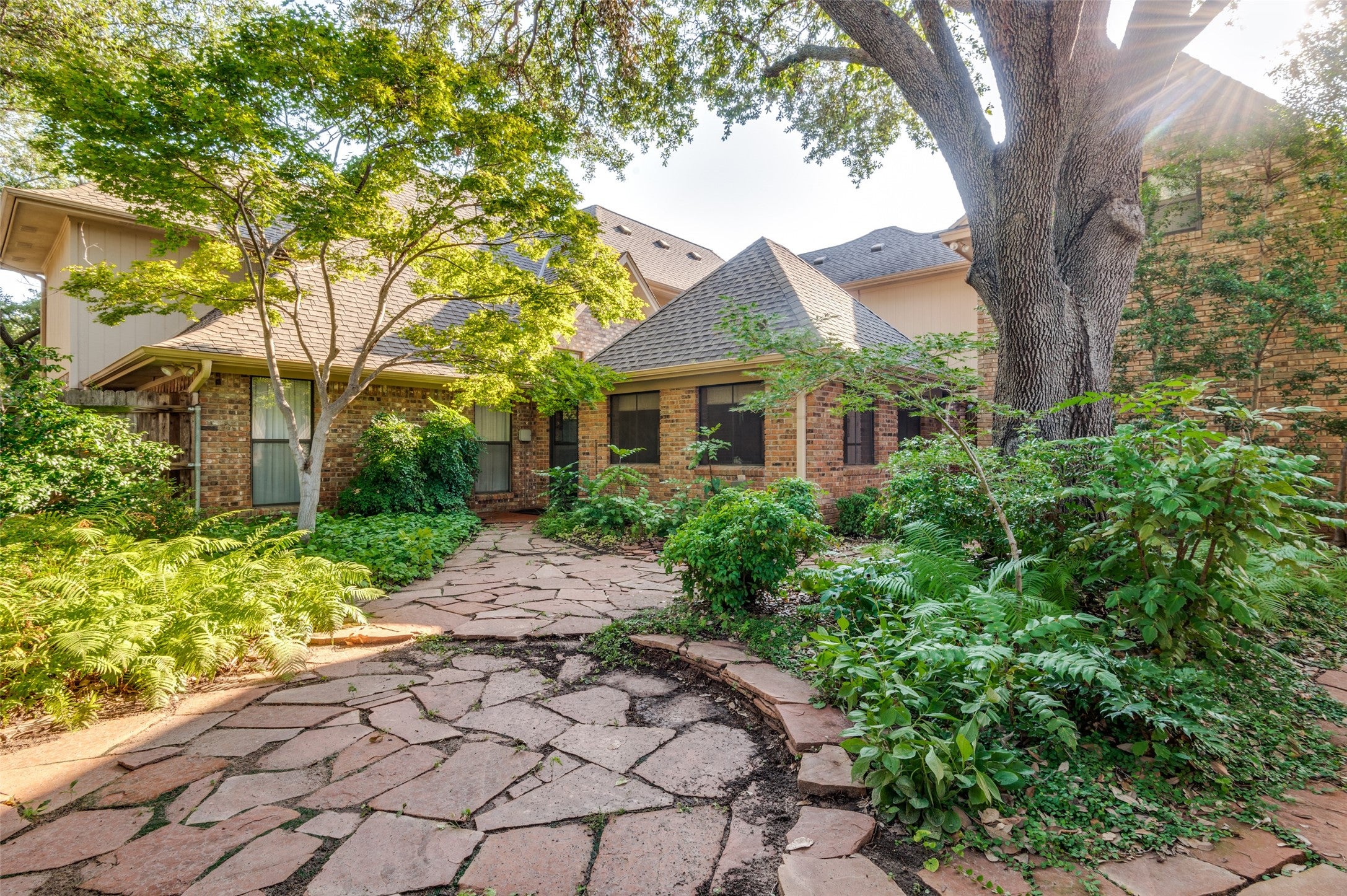 Bedford, Texas, 76021, United States, 5 Bedrooms Bedrooms, ,4 BathroomsBathrooms,Residential,For Sale,1976137