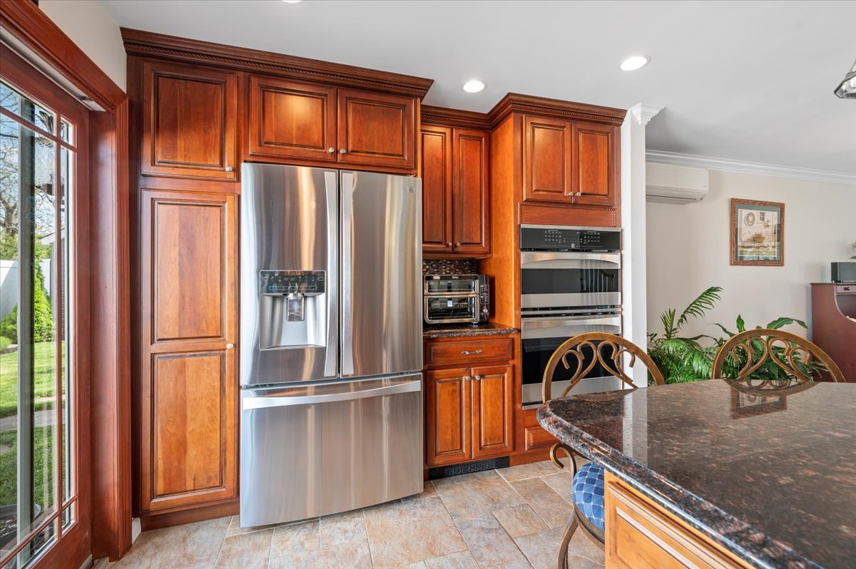 Bethpage, New York, 11714, United States, 3 Bedrooms Bedrooms, ,2 BathroomsBathrooms,Residential,For Sale,1916288