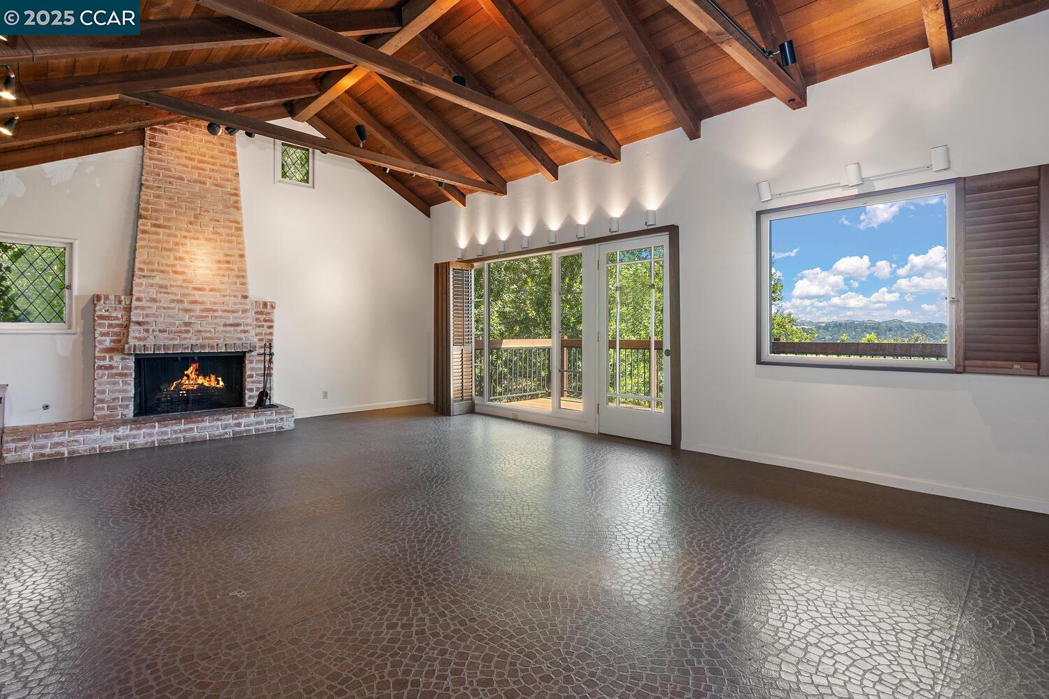 Orinda, California, 94563, United States, 6 Bedrooms Bedrooms, ,4 BathroomsBathrooms,Residential,For Sale,1838160
