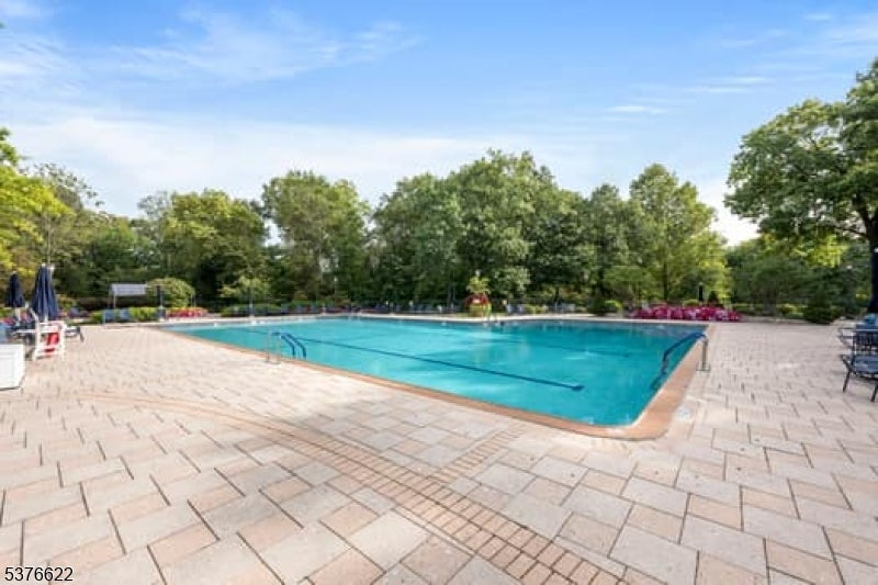 Verona Twp., New Jersey, 07044, United States, 2 Bedrooms Bedrooms, ,2 BathroomsBathrooms,Residential,For Sale,1976257