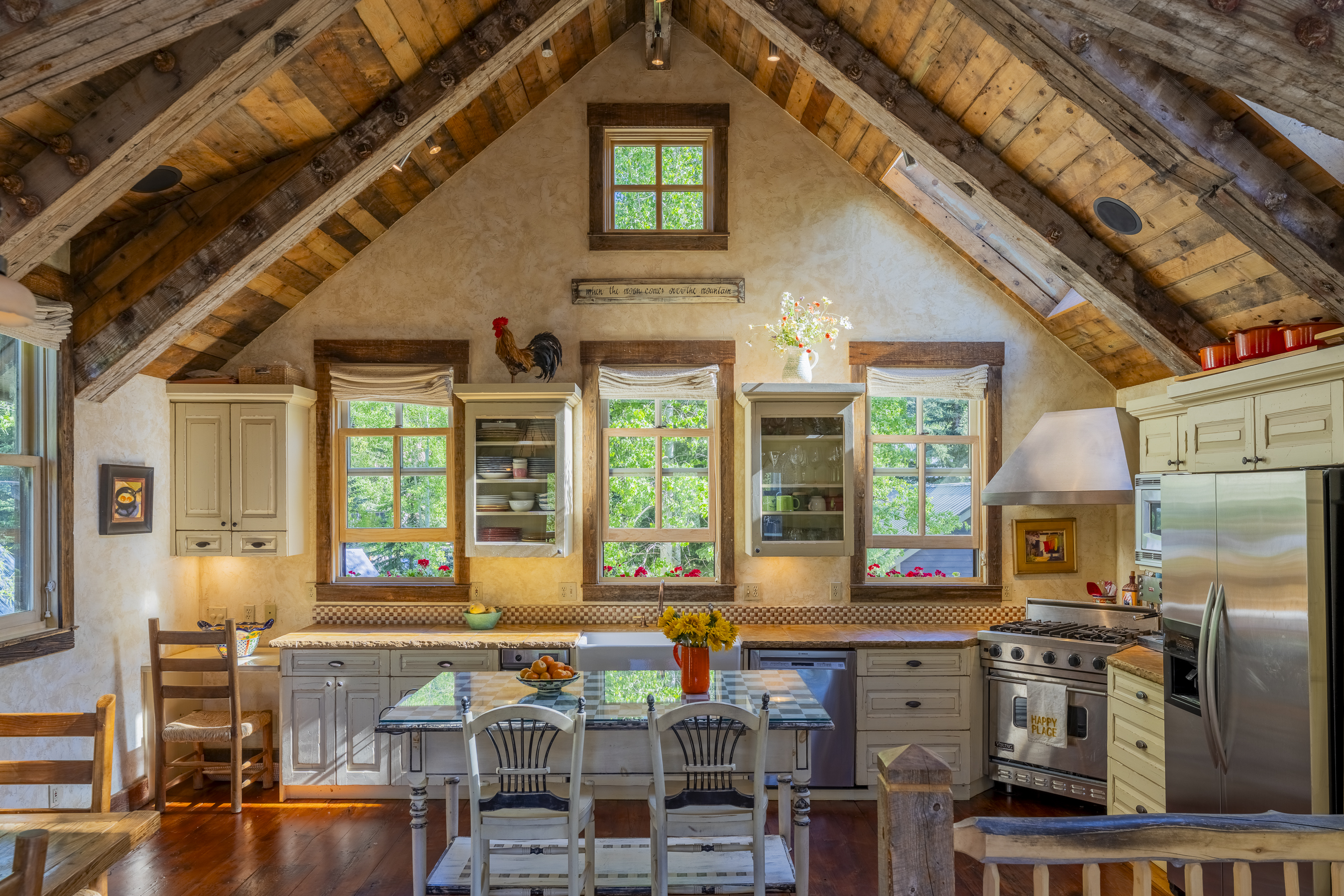  BEAR ALLEY - Unwrap The Fairytale - A Once-In-A-Lifetime Creekside Compound - 物件實景