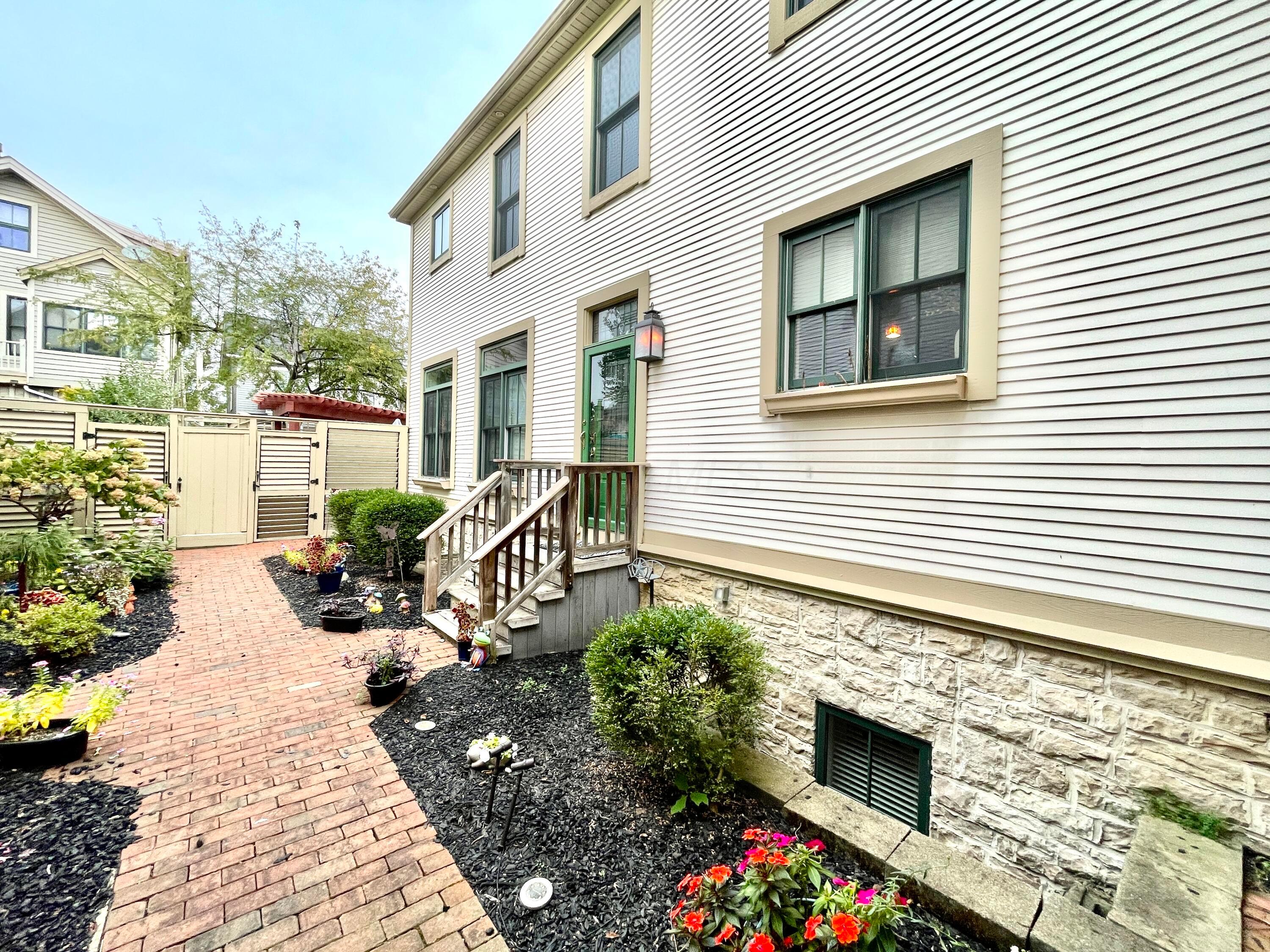 Columbus, Ohio, 43206, United States, 3 Bedrooms Bedrooms, ,4 BathroomsBathrooms,Residential,For Sale,1979603