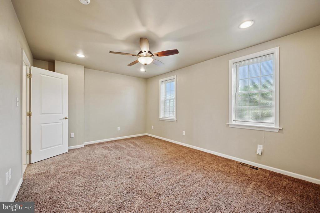 Philadelphia, Pennsylvania, 19125, United States, 4 Bedrooms Bedrooms, ,3 BathroomsBathrooms,Residential,For Sale,1836902