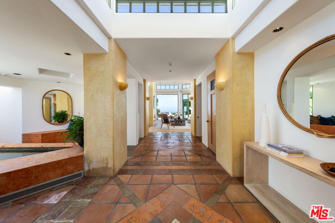 Pacific Palisades, California, 90272, United States, 4 Bedrooms Bedrooms, ,2 BathroomsBathrooms,Residential,For Sale,1770890