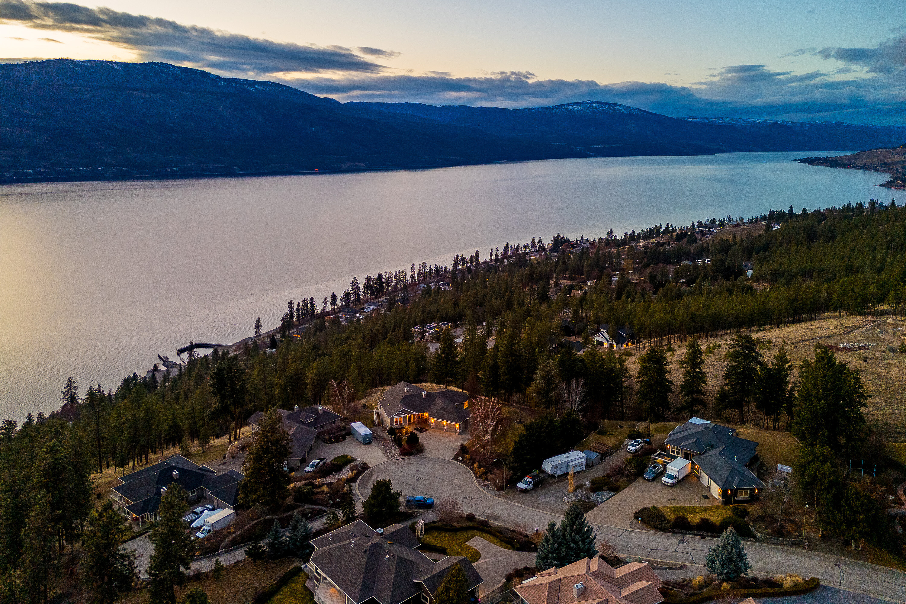  180 Degree Views of the Lake - 物件實景