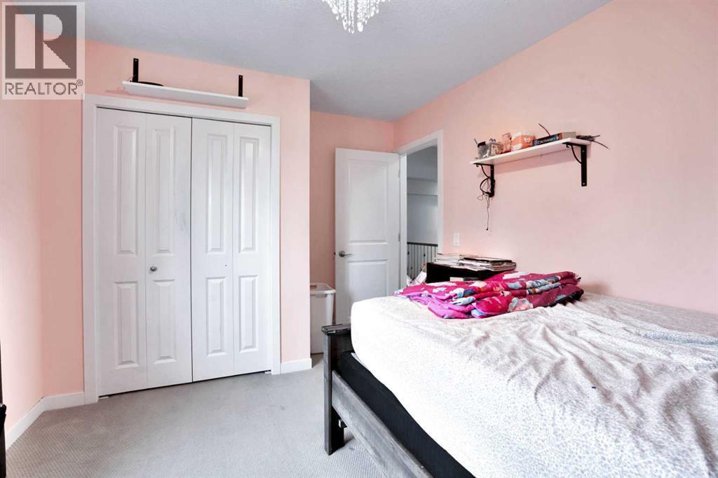CALGARY, Alberta, T2X 0J7, CA, 3 Bedrooms Bedrooms, ,2 BathroomsBathrooms,Residential,For Sale,1947364