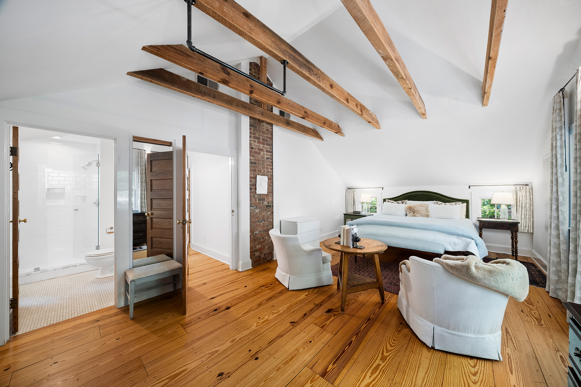  Captivating 1920s Farmhouse in Berkeley Park - 物件實景