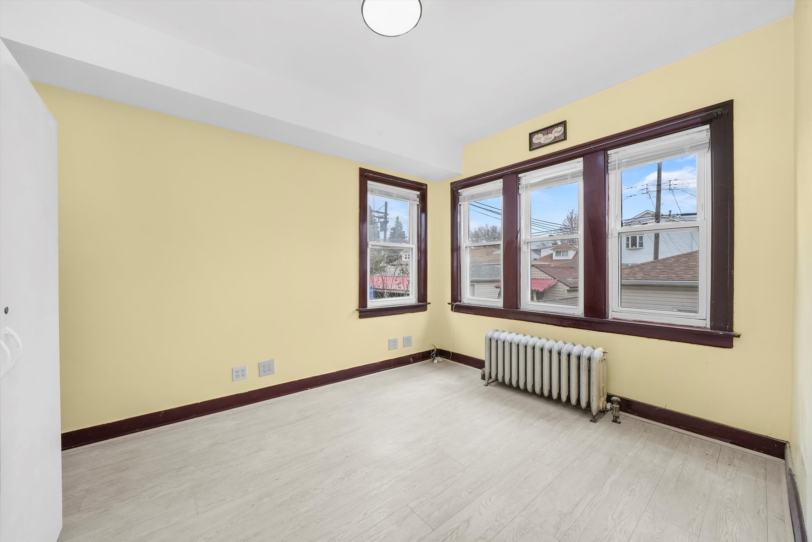 Chicago, Illinois, 60630, United States, 8 Bedrooms Bedrooms, ,3 BathroomsBathrooms,Residential,For Sale,1892523