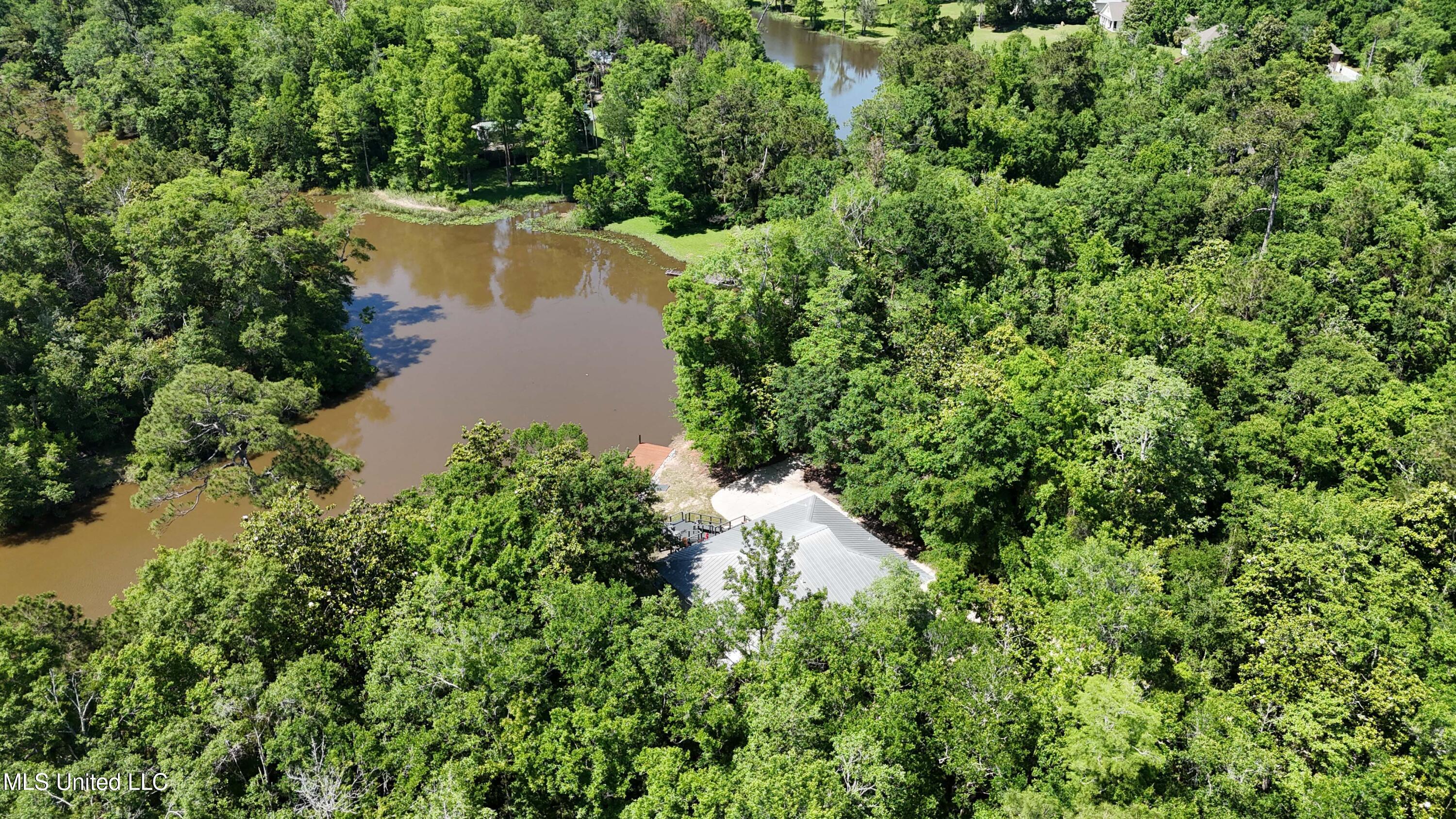 Biloxi, Mississippi, 39532, United States, 2 Bedrooms Bedrooms, ,2 BathroomsBathrooms,Residential,For Sale,1806133