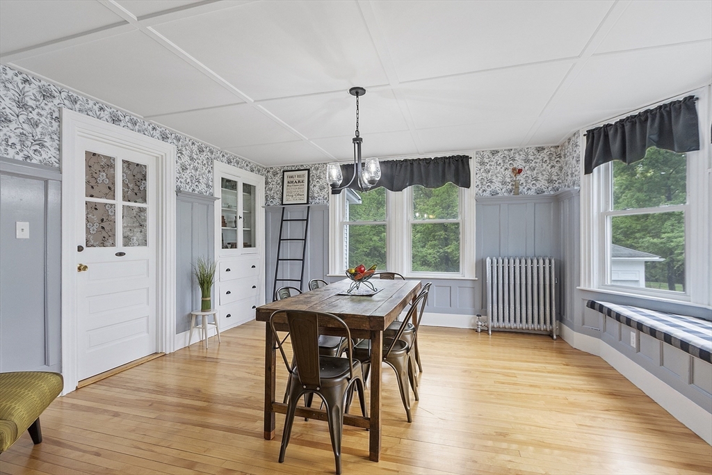 Lunenburg, Massachusetts, 01462, United States, 4 Bedrooms Bedrooms, ,2 BathroomsBathrooms,Residential,For Sale,1876161