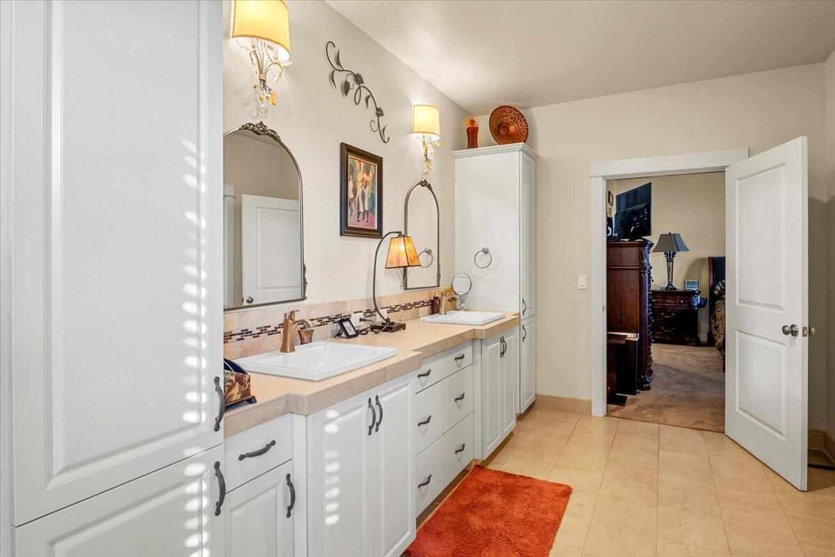 Bend, Oregon, 97703, United States, 3 Bedrooms Bedrooms, ,2 BathroomsBathrooms,Residential,For Sale,2005740