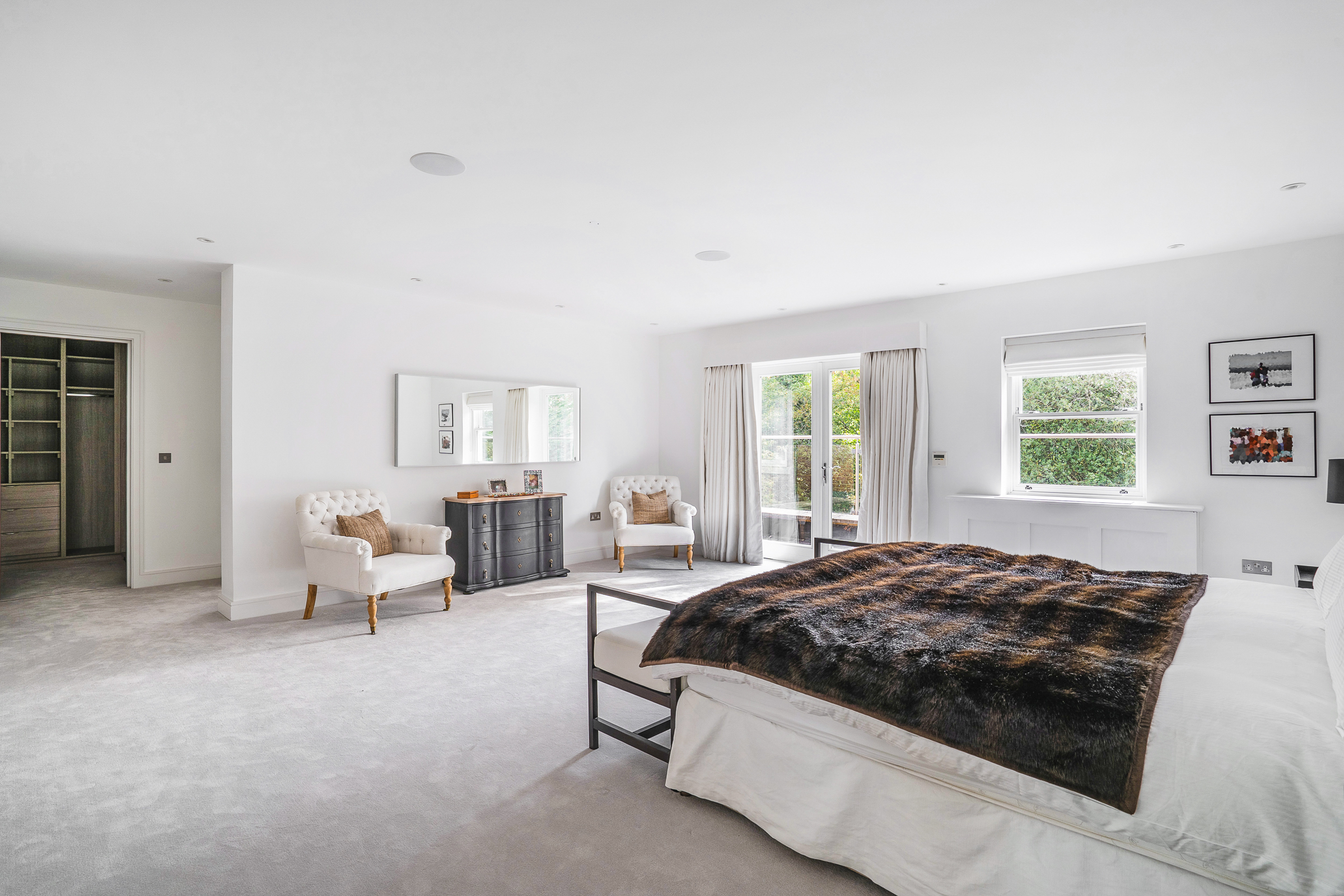  Five Bedroom Family Home with Gated Driveway, moments from Ascot High Street - 物件實景