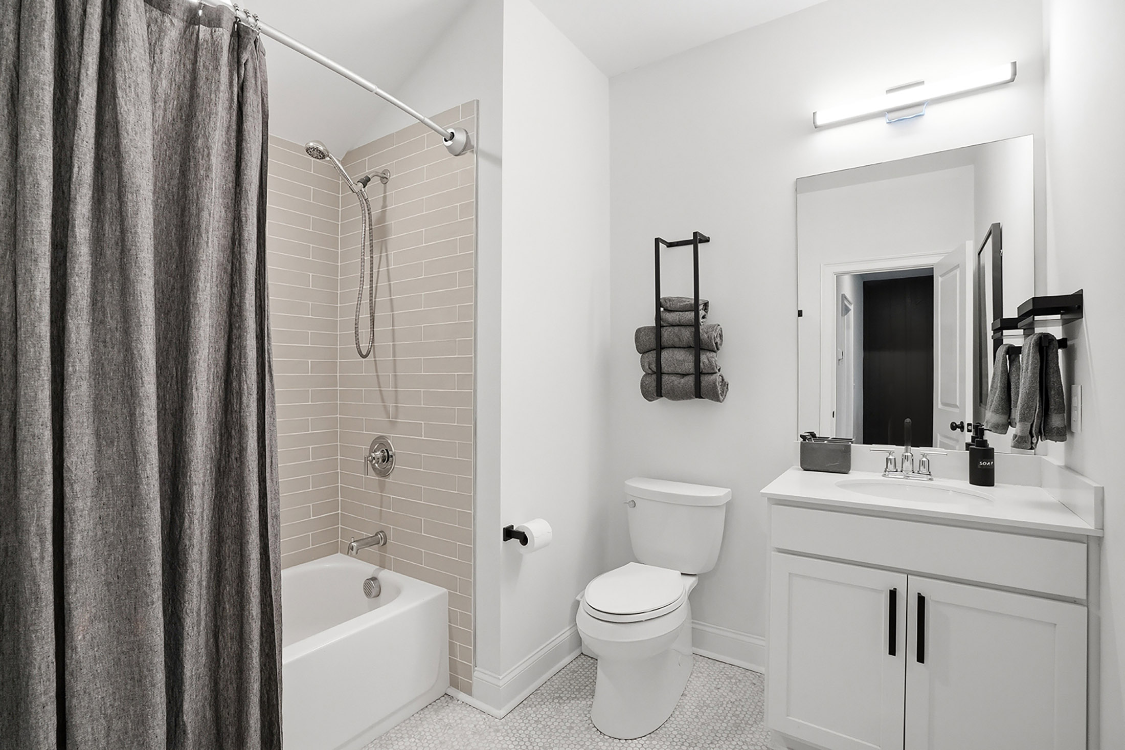  Luxury Living in Sought-After Harlow Community - 物件實景