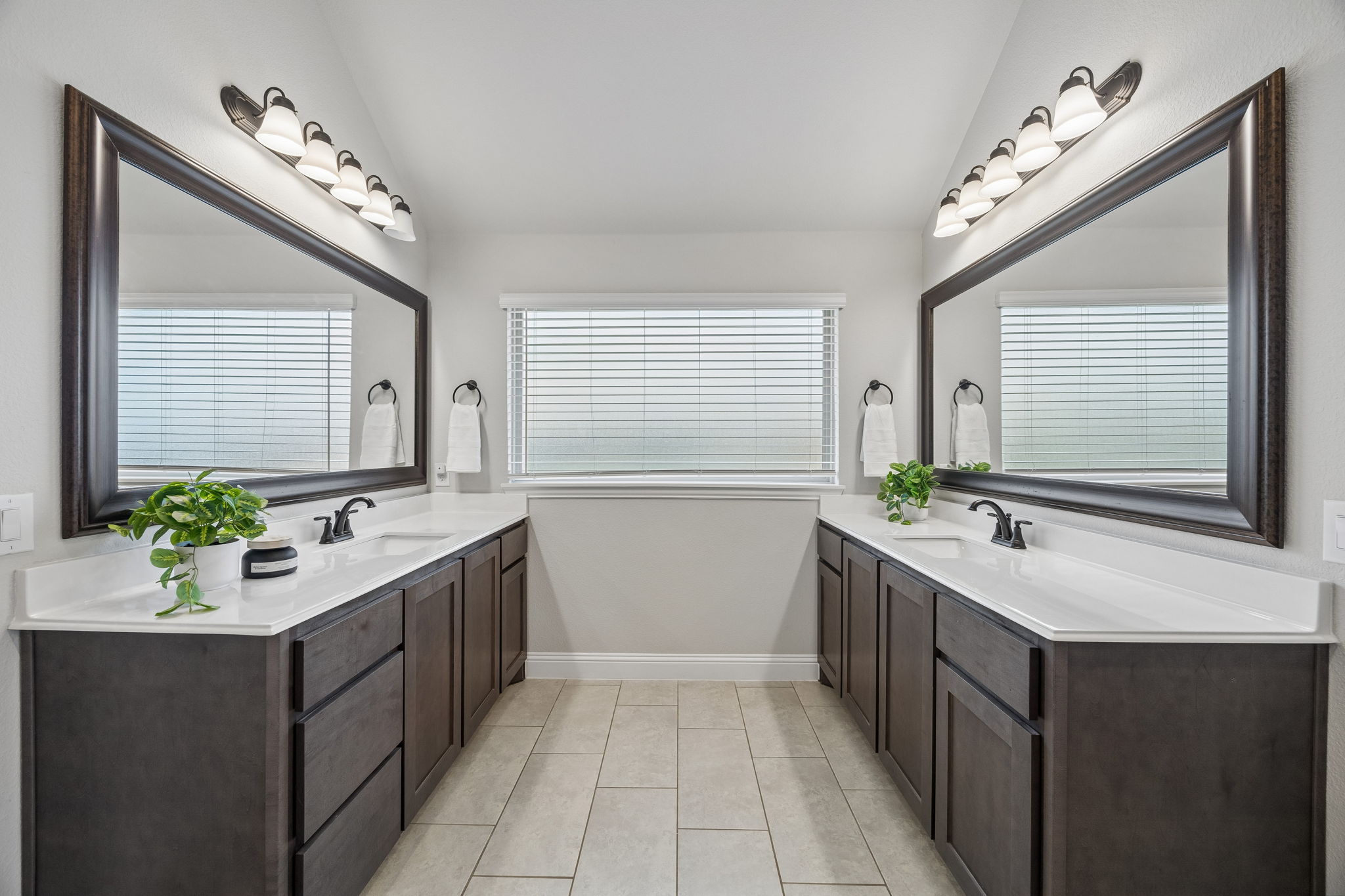  1005 Longbow Lane, Crowley, TX, 76036 - 物件實景