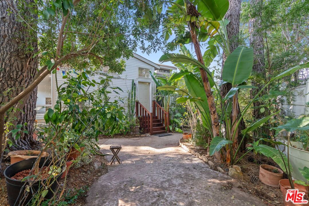 Calabasas, California, 91302, United States, 3 Bedrooms Bedrooms, ,2 BathroomsBathrooms,Residential,For Sale,2002954