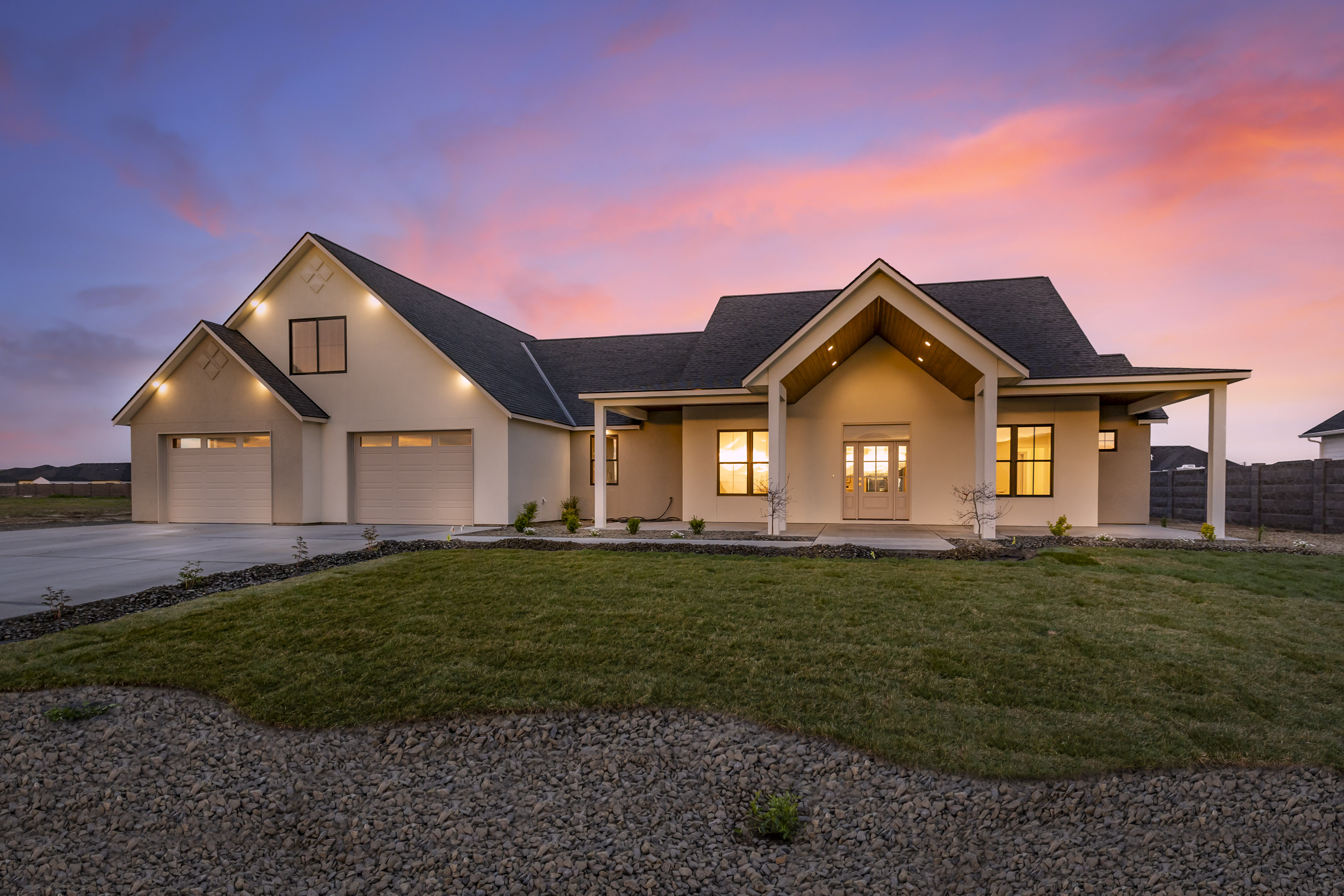 Pasco, Washington, 99301, United States, 5 Bedrooms Bedrooms, ,3 BathroomsBathrooms,Residential,For Sale,1765615