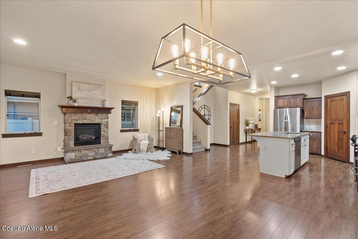 Coeur D'alene, Idaho, 83815, United States, 4 Bedrooms Bedrooms, ,2 BathroomsBathrooms,Residential,For Sale,1989025