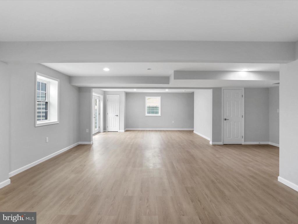 Woodstock, Virginia, 22664, United States, 5 Bedrooms Bedrooms, ,3 BathroomsBathrooms,Residential,For Sale,1982458