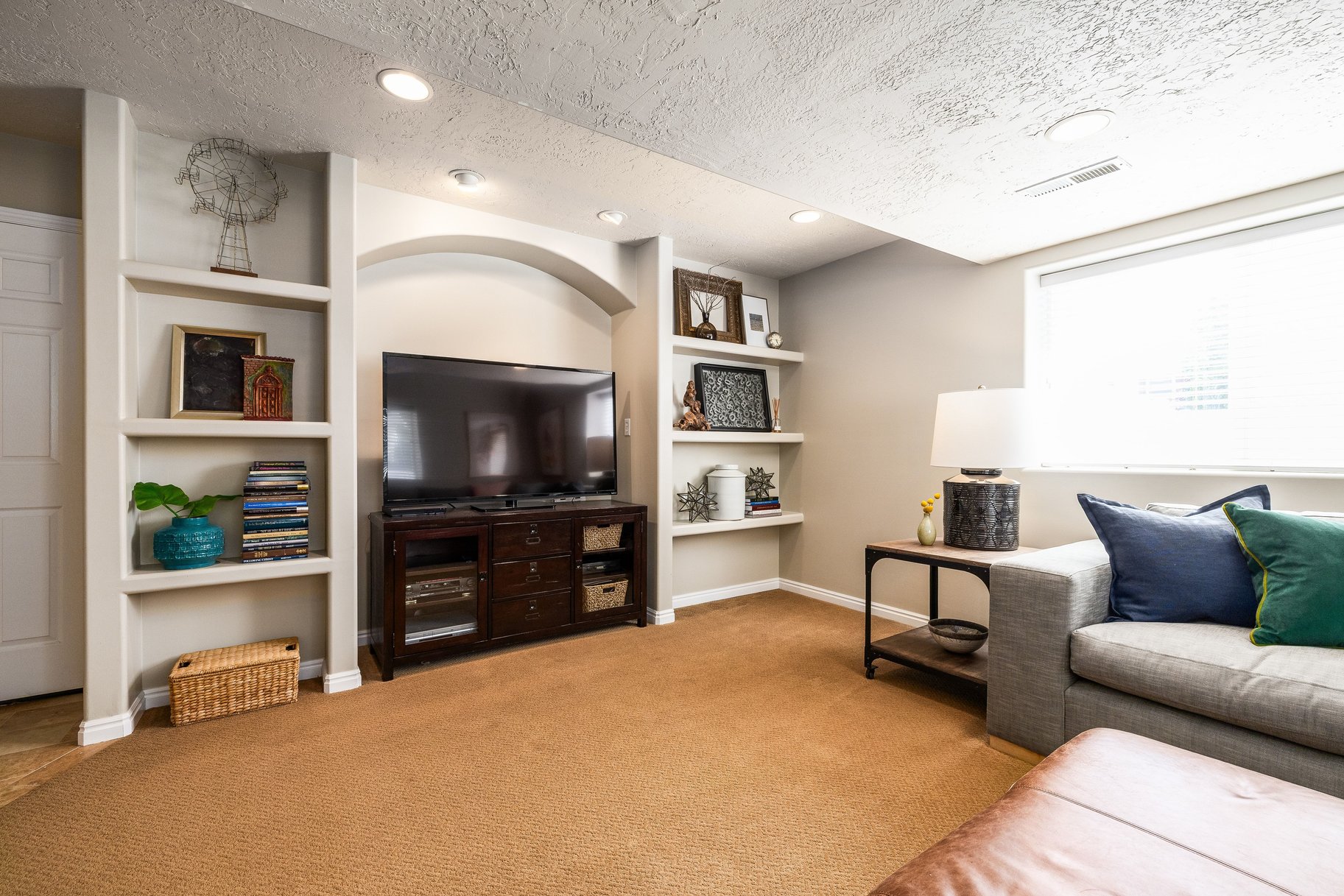 Updated 4-Bed with RV Parking, Mountain Views, and Large Fenced Backyard - 物件實景