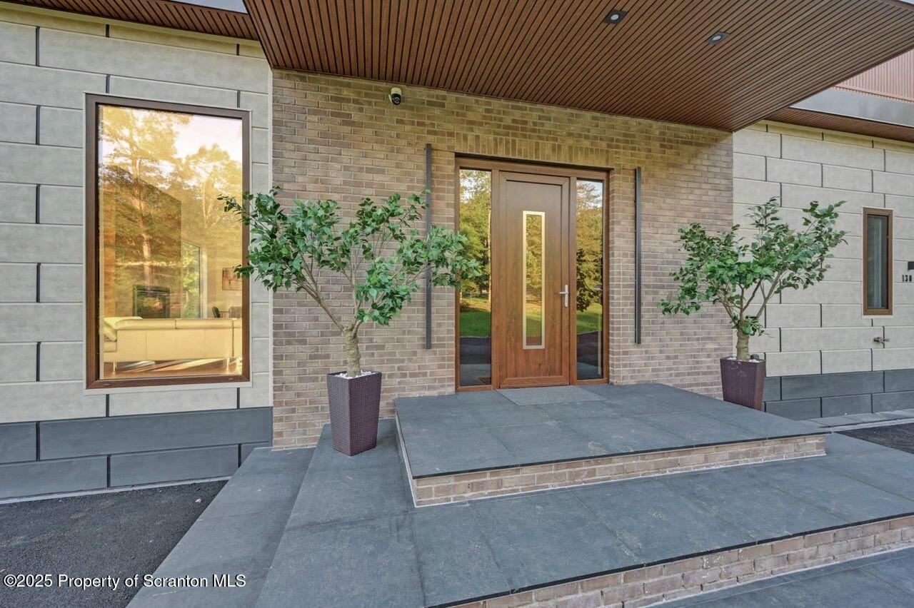 Bear Creek, Pennsylvania, 18602, United States, 4 Bedrooms Bedrooms, ,3 BathroomsBathrooms,Residential,For Sale,2002172