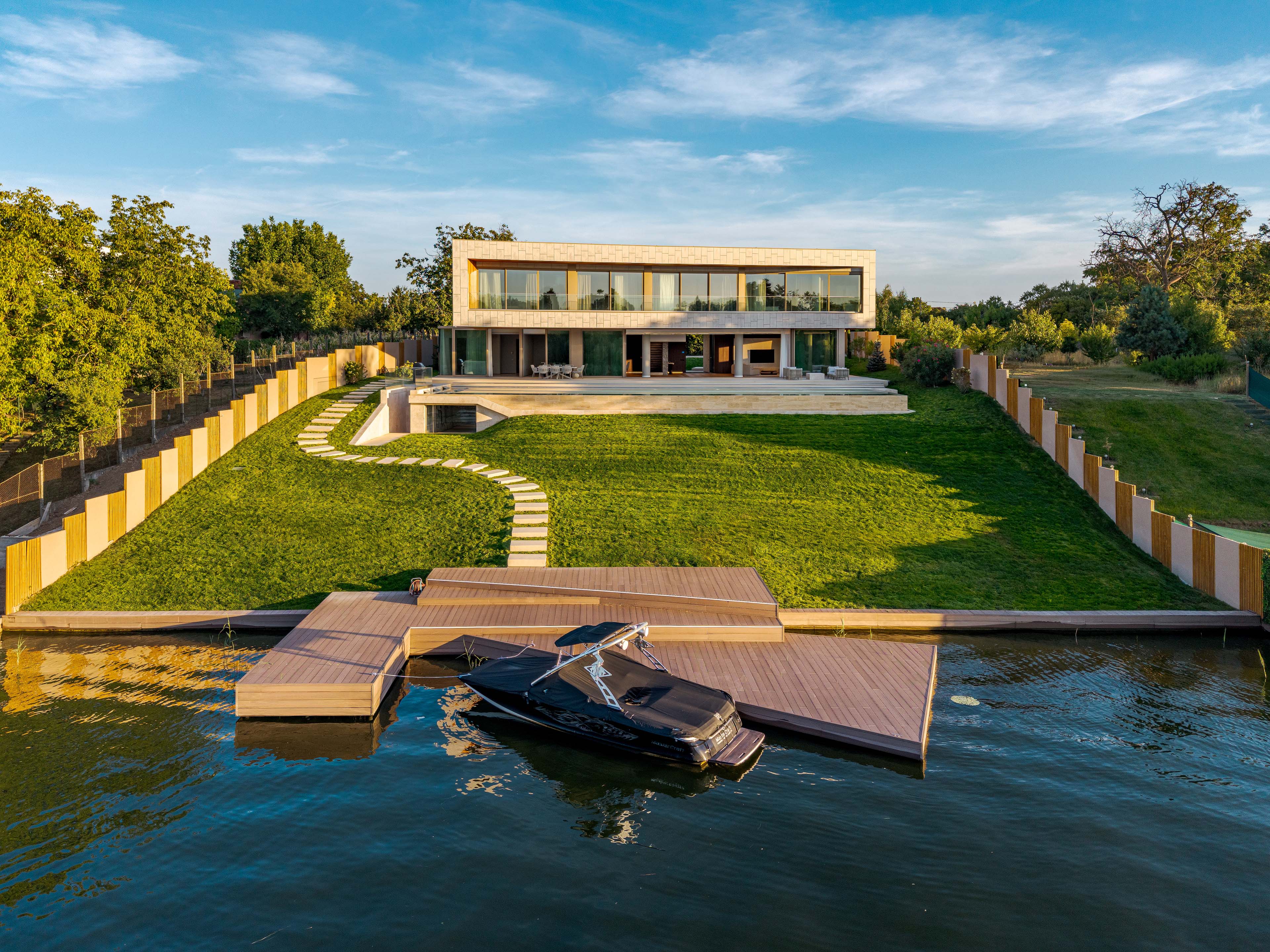  Unique Lakeside Villa on Snagov Lake, Romania - 物件實景
