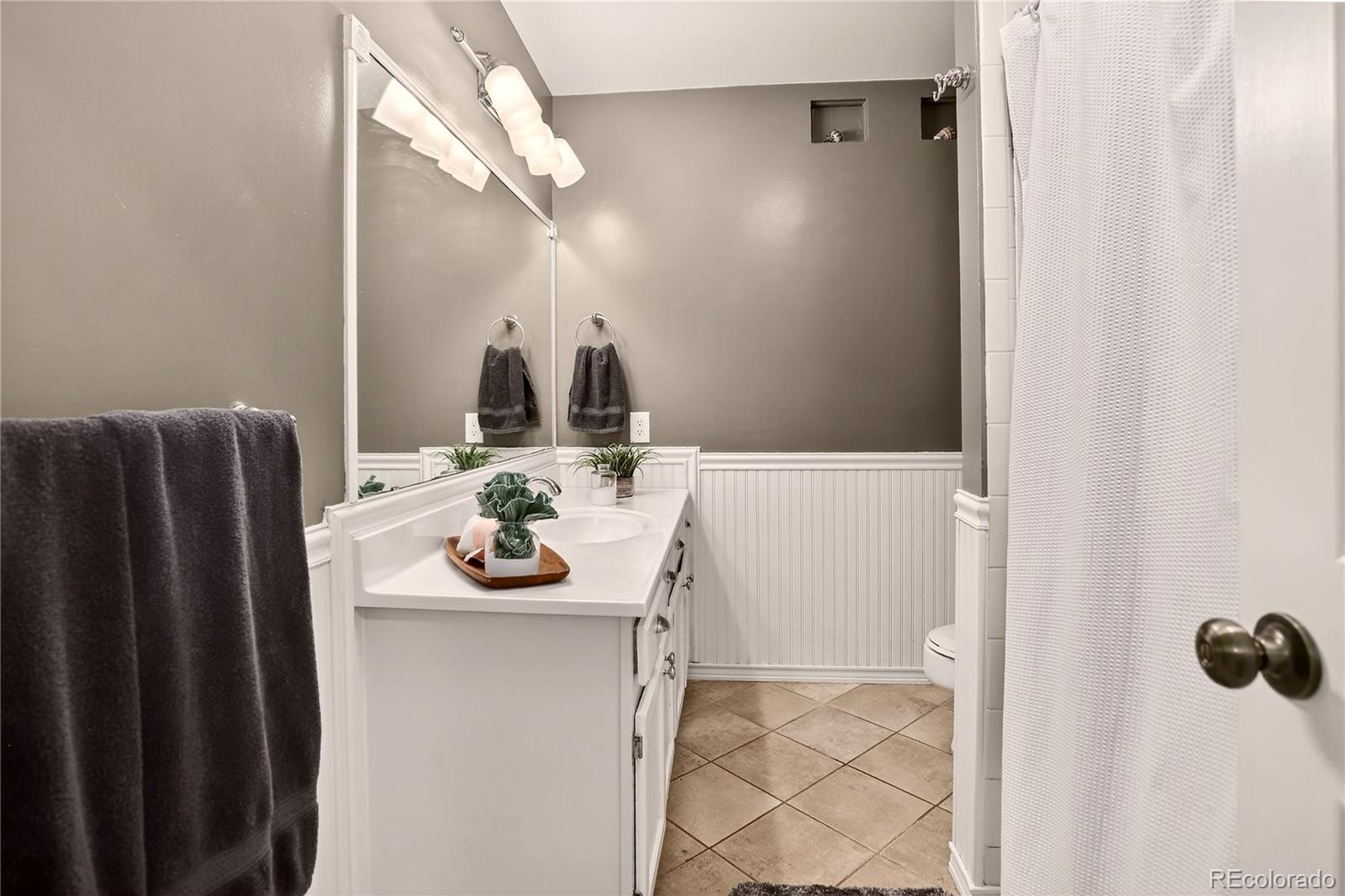 Castle Rock, Colorado, 80104, United States, 4 Bedrooms Bedrooms, ,2 BathroomsBathrooms,Residential,For Sale,1911014