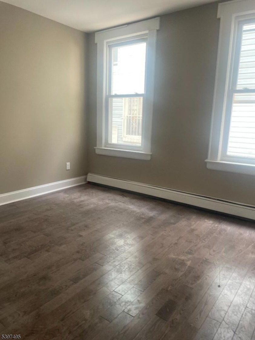 Newark City, New Jersey, 07106, United States, 9 Bedrooms Bedrooms, ,3 BathroomsBathrooms,Residential,For Sale,1992802