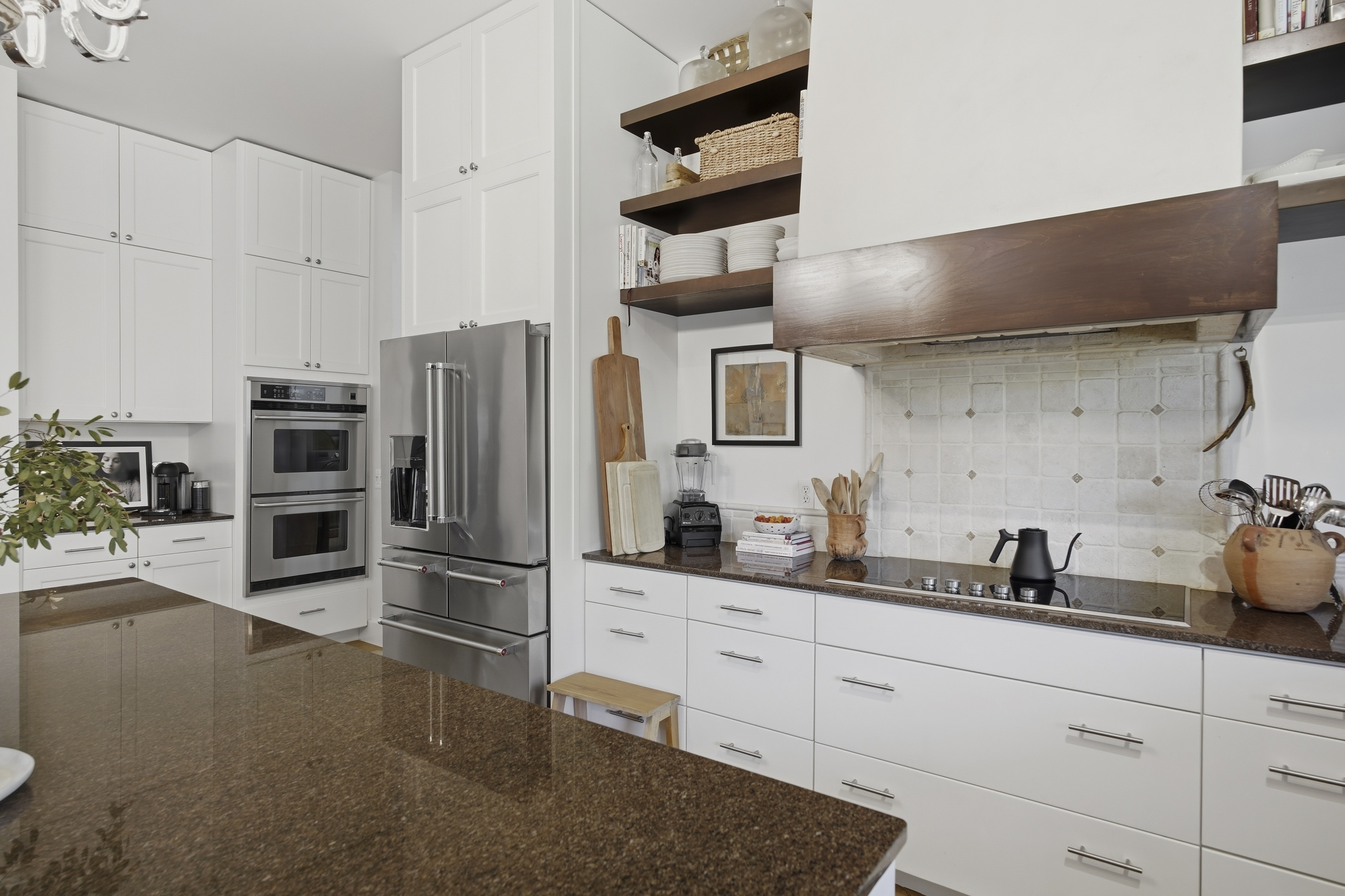  Custom-Designed Home on a 1-Acre - 物件實景