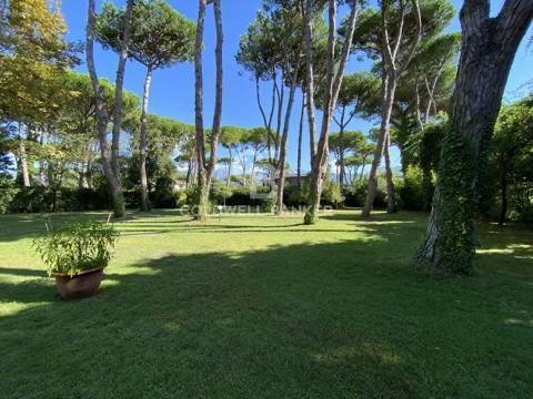 Via E. Malatesta, Forte dei Marmi, Lucca, 55042, IT, 7 Bedrooms Bedrooms, ,6 BathroomsBathrooms,Residential,For Sale,Via E. Malatesta,1676797