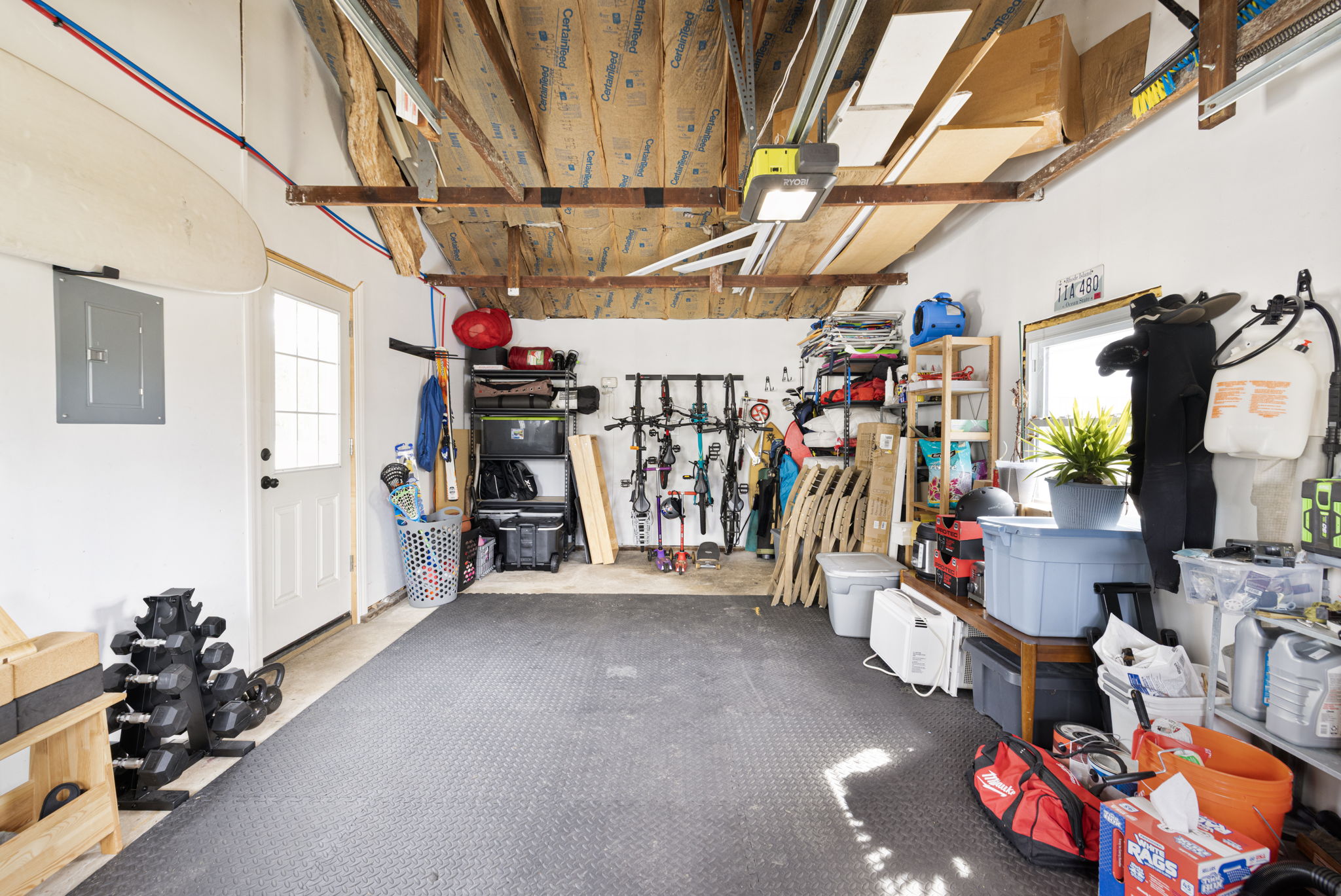  Sunny, Single Level By the Beaches - 物件實景