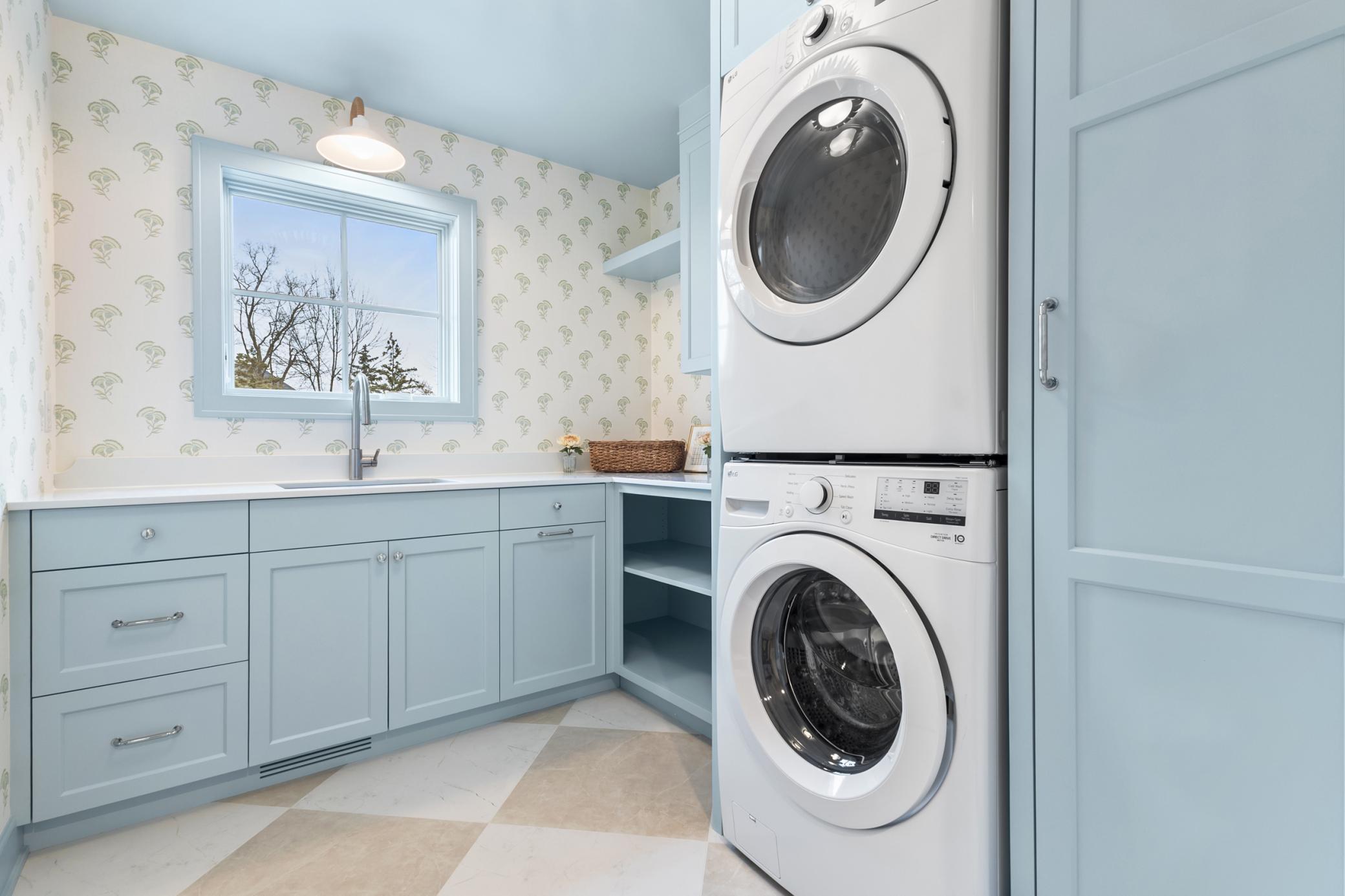 Medina, Minnesota, 55340, United States, 5 Bedrooms Bedrooms, ,3 BathroomsBathrooms,Residential,For Sale,1996004